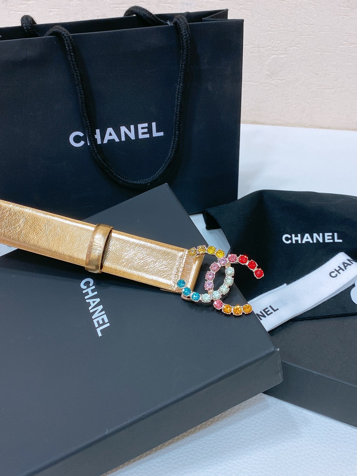CC BELT 30 MM IN GOLD CALFSKIN WITH COLORFUL RHINSTONES METAL LOGO