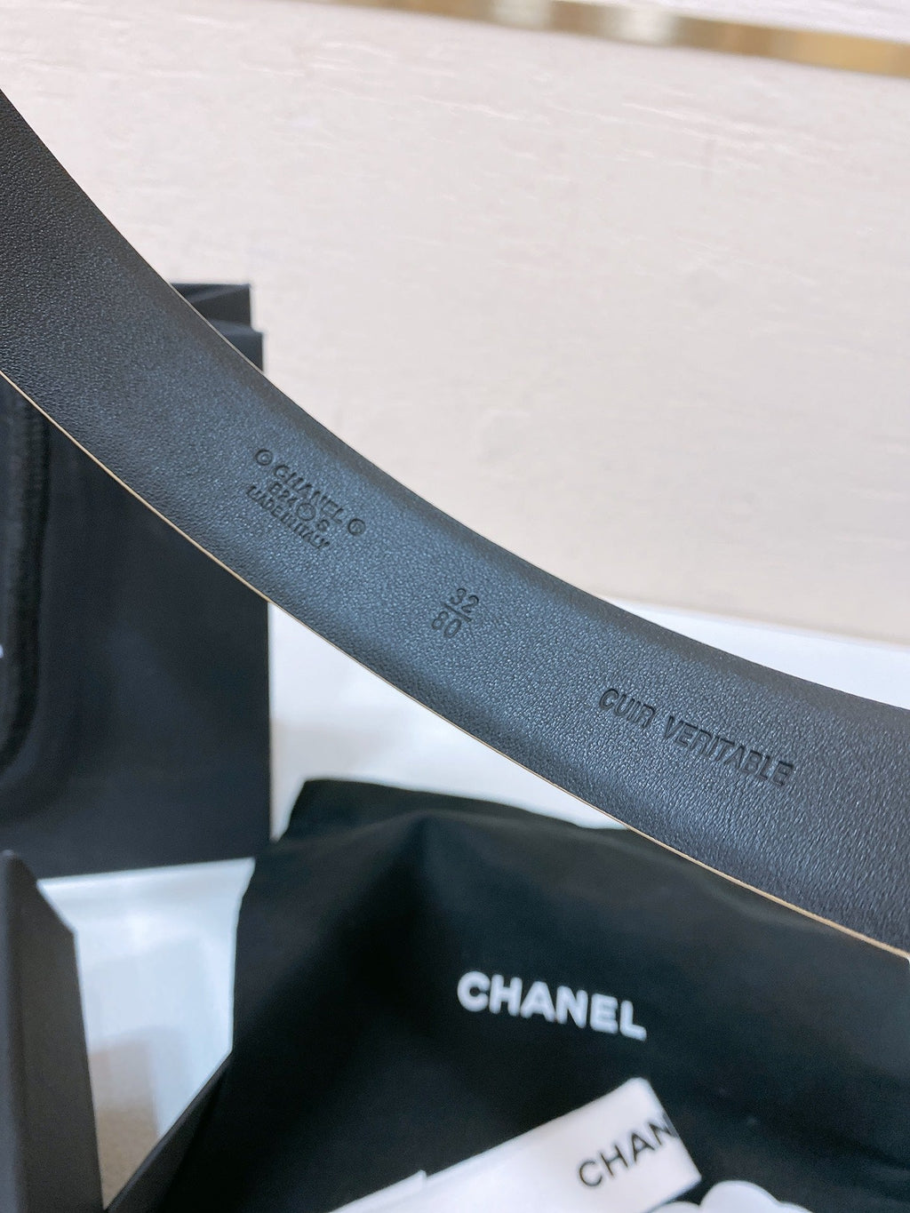 CC BELT 30 MM IN GOLD CALFSKIN WITH COLORFUL RHINSTONES METAL LOGO