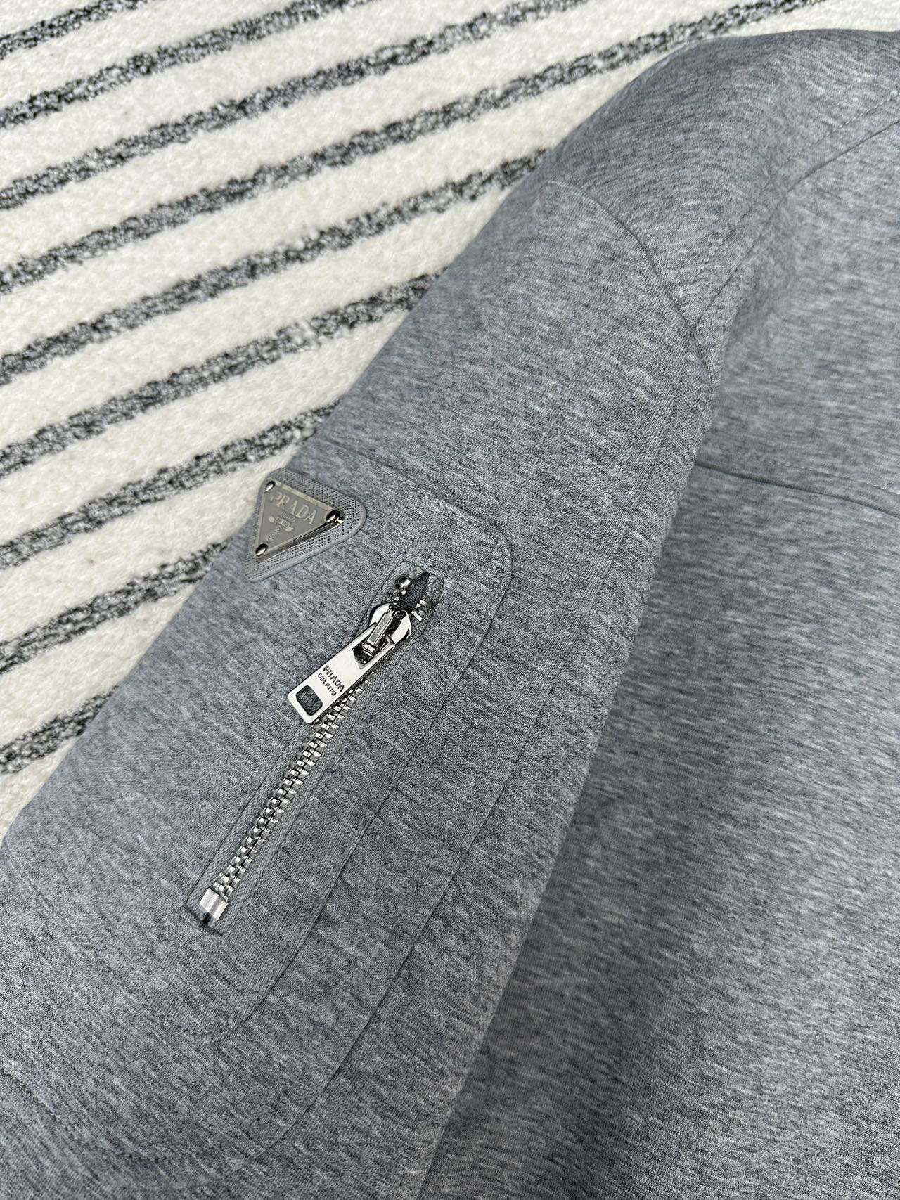 PRADA 26S BOMBER JACKET 594