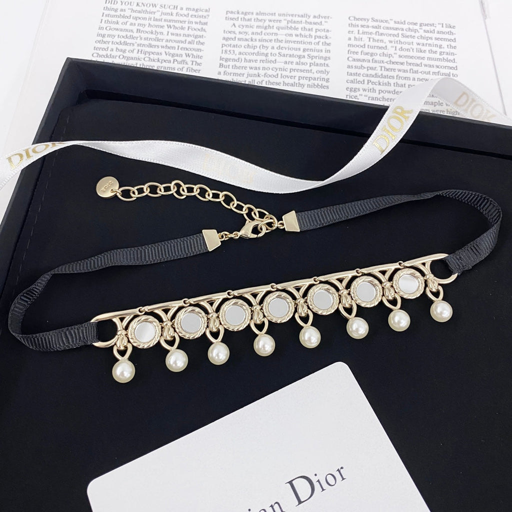 CD 26S PEARL DROP CHOKER NECKLACE IN GOLD TONE METAL 631050