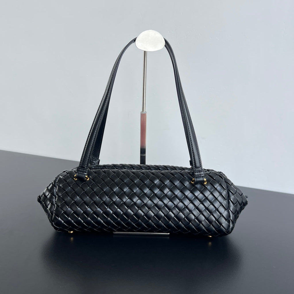 SHOULDER BAG 37 IN BLACK LAMBSKIN