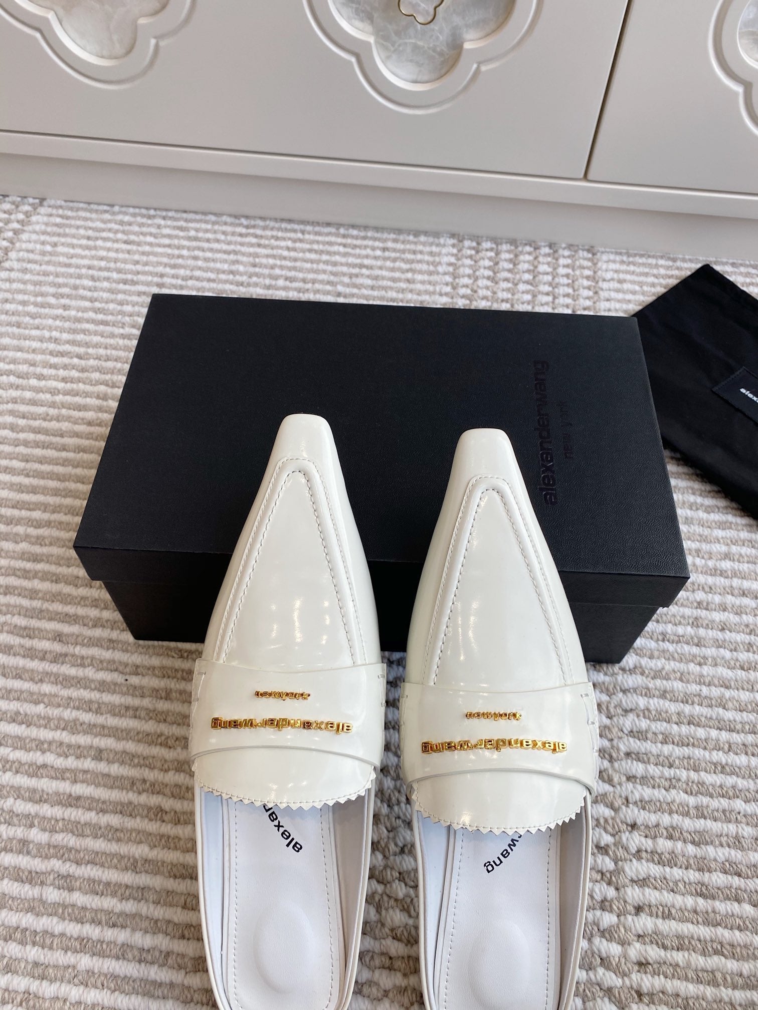 SQUARE-TOE MULES IN WHITE CALFSKIN