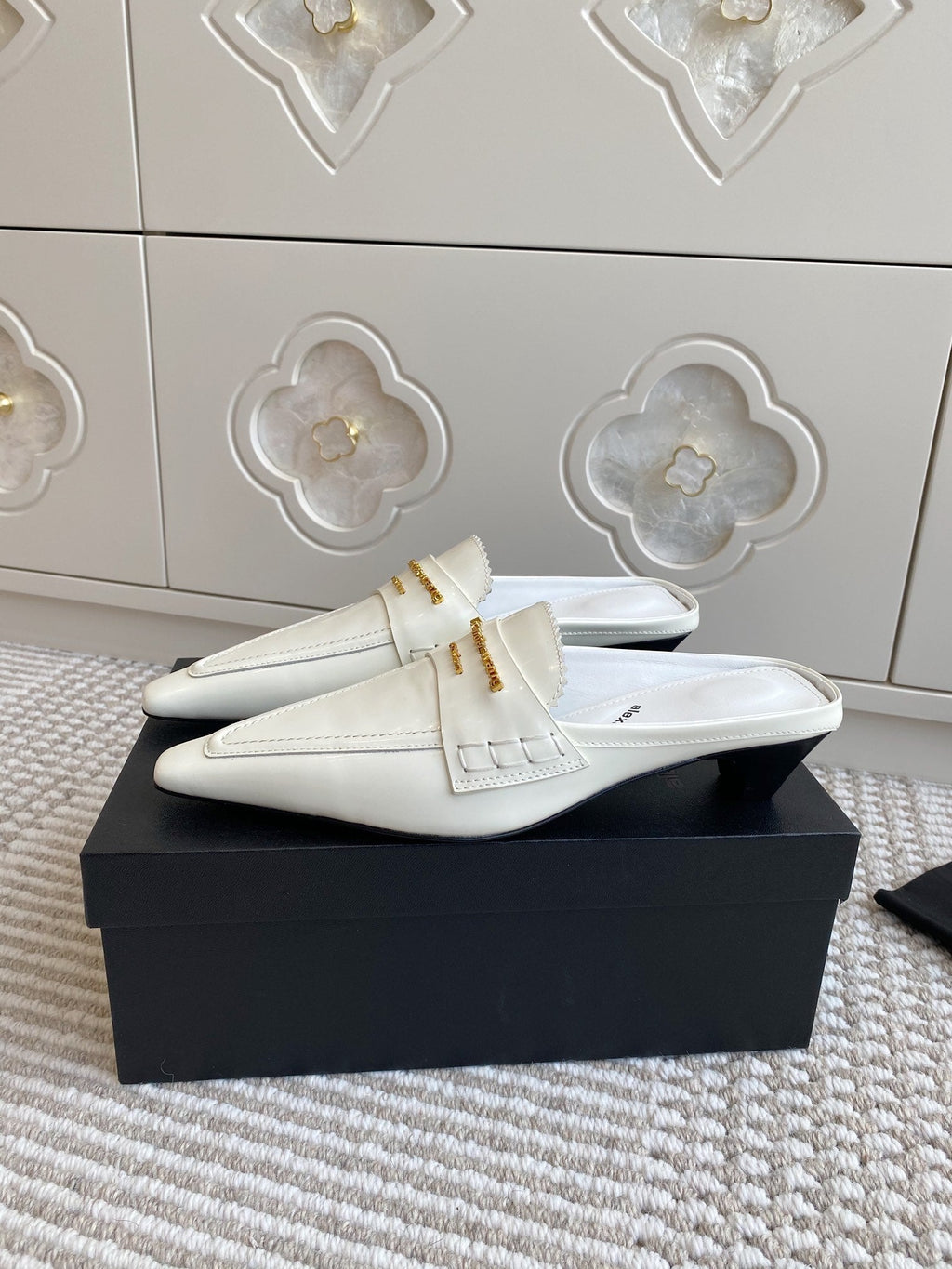 SQUARE-TOE MULES IN WHITE CALFSKIN