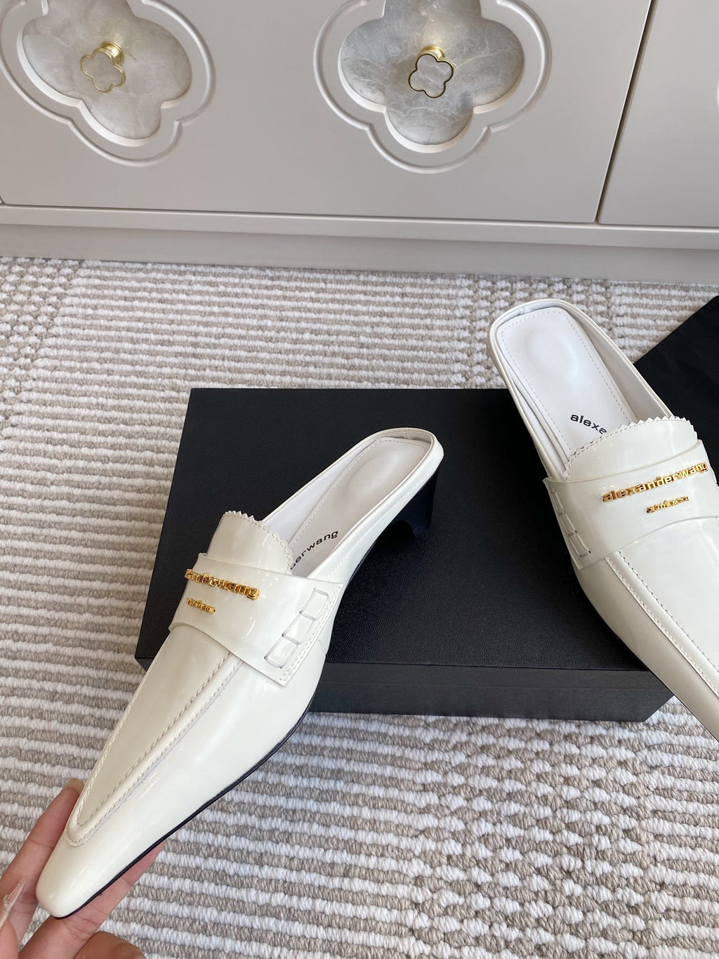 SQUARE-TOE MULES IN WHITE CALFSKIN