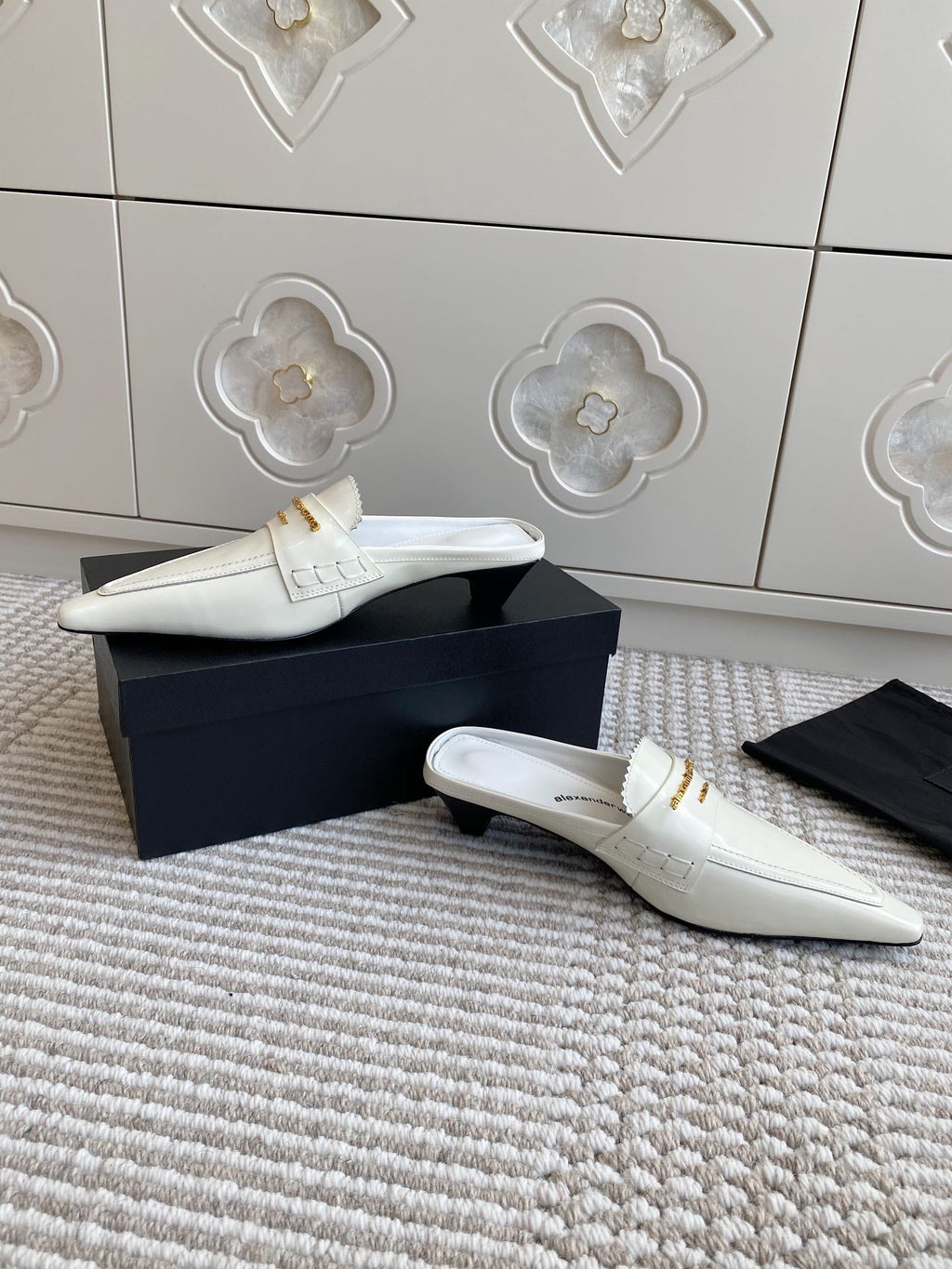 SQUARE-TOE MULES IN WHITE CALFSKIN