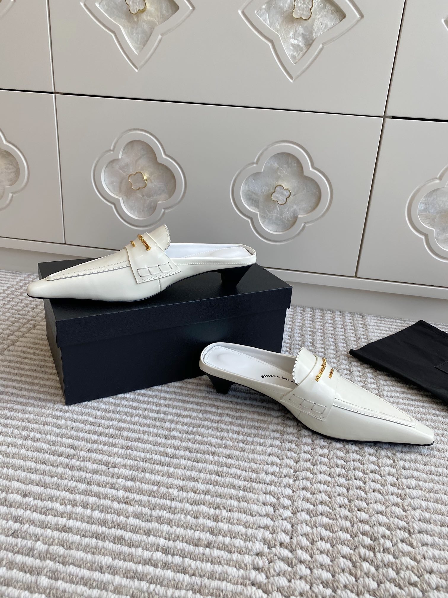 SQUARE-TOE MULES IN WHITE CALFSKIN