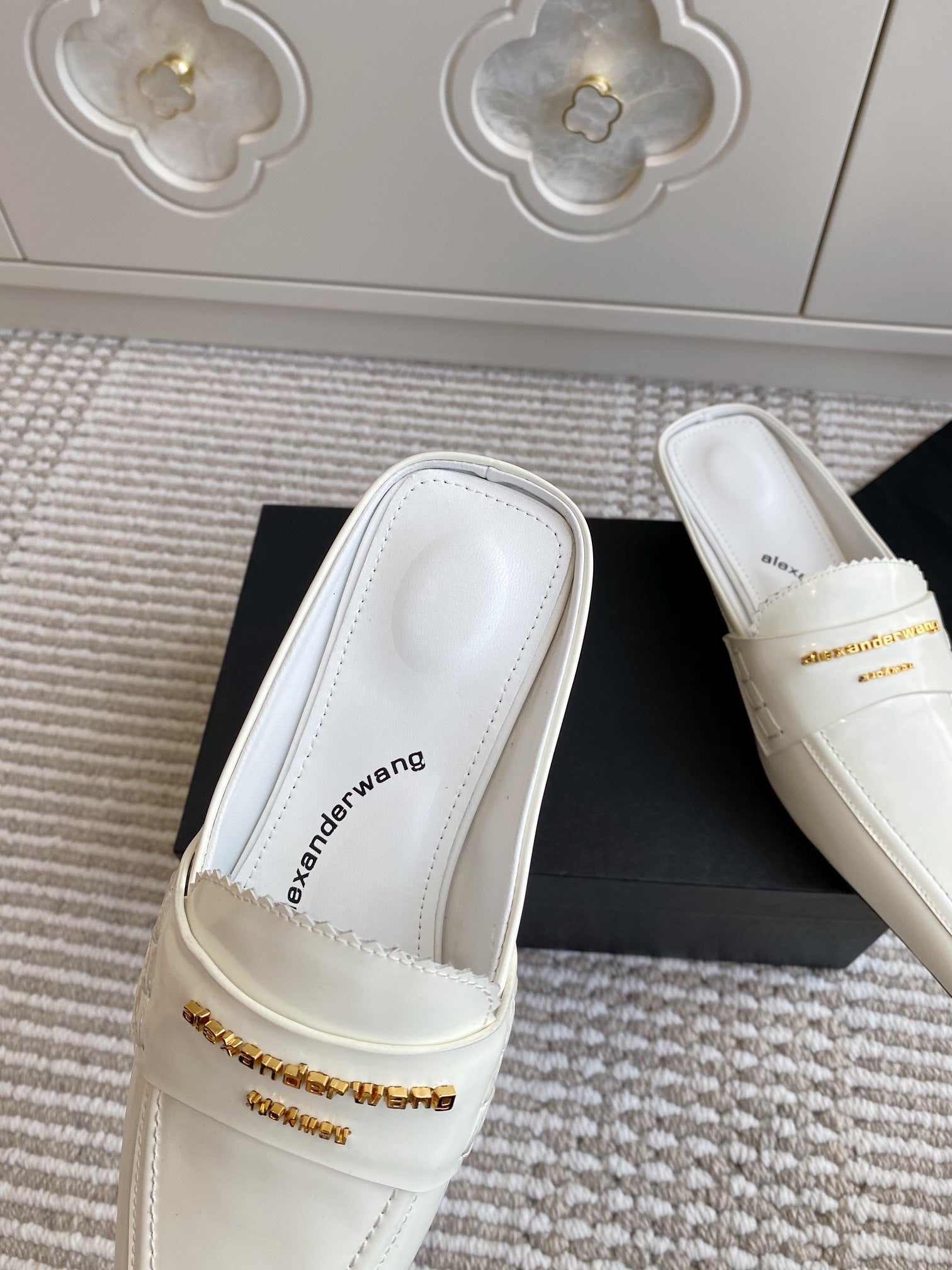 SQUARE-TOE MULES IN WHITE CALFSKIN
