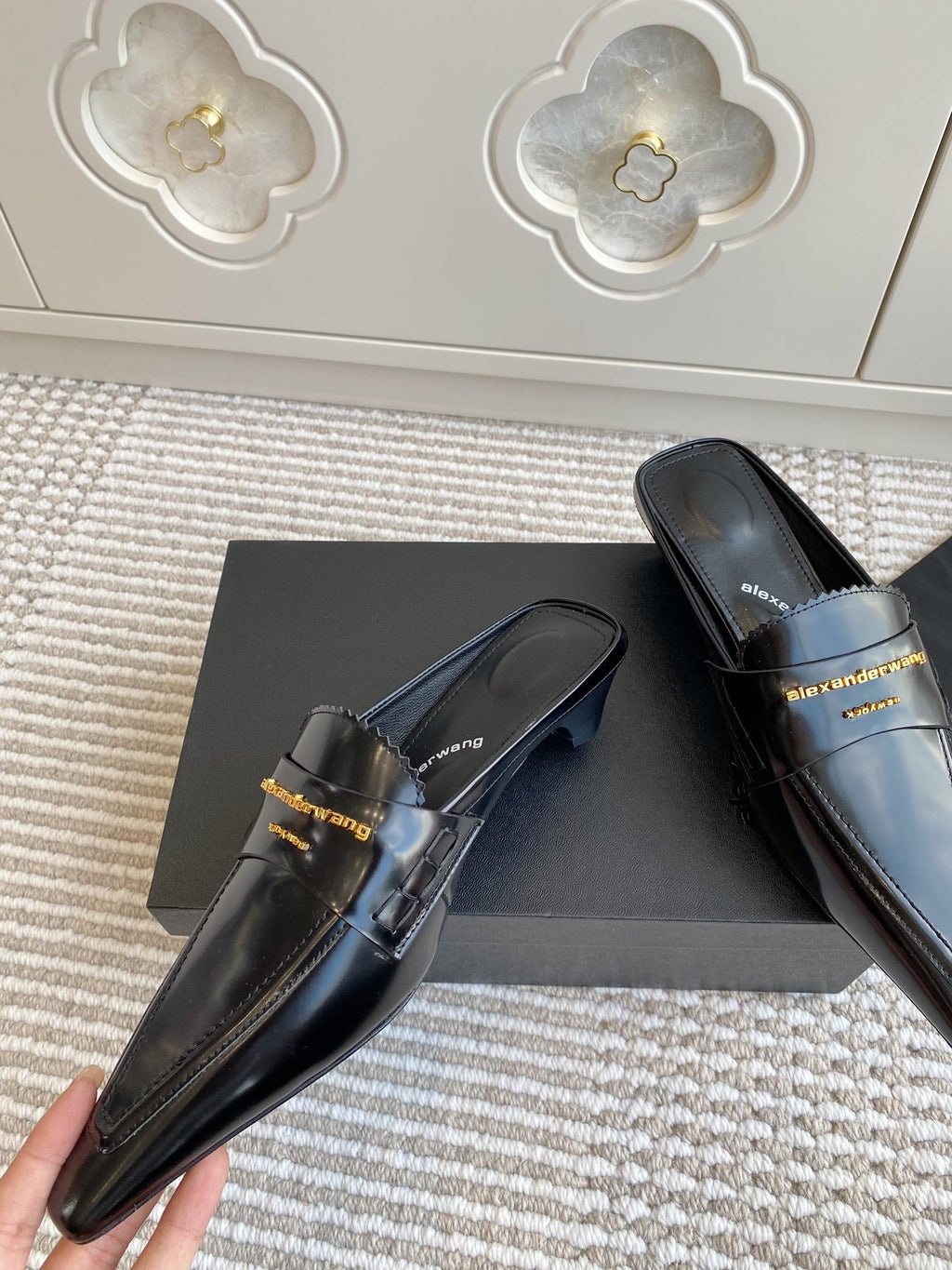 SQUARE-TOE MULES IN BLACK CALFSKIN