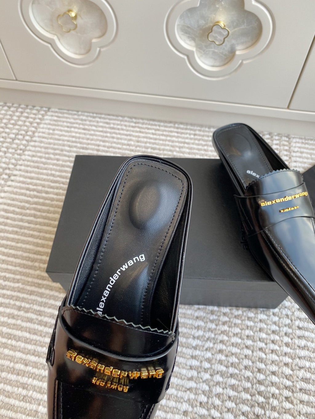 SQUARE-TOE MULES IN BLACK CALFSKIN
