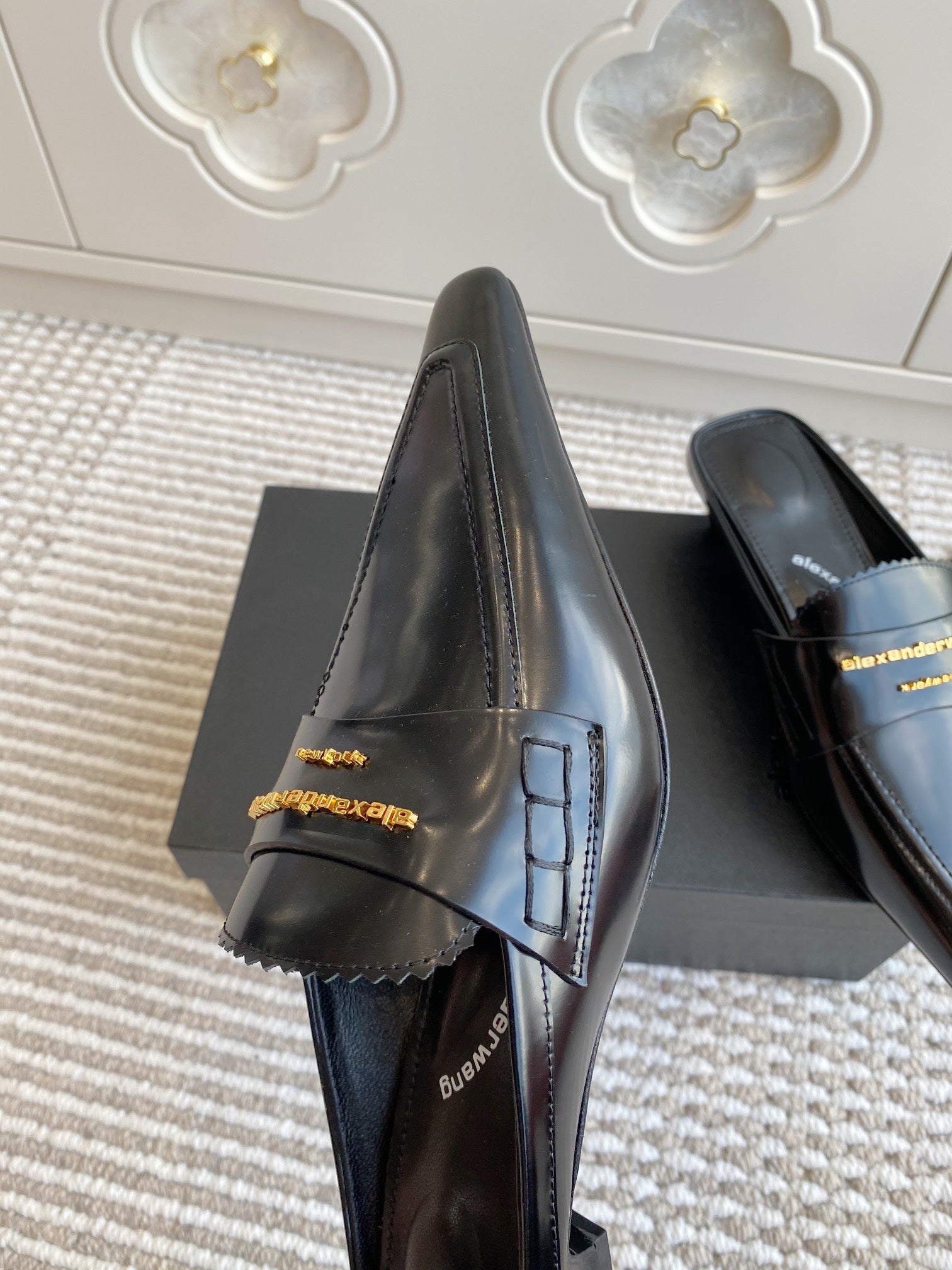 SQUARE-TOE MULES IN BLACK CALFSKIN