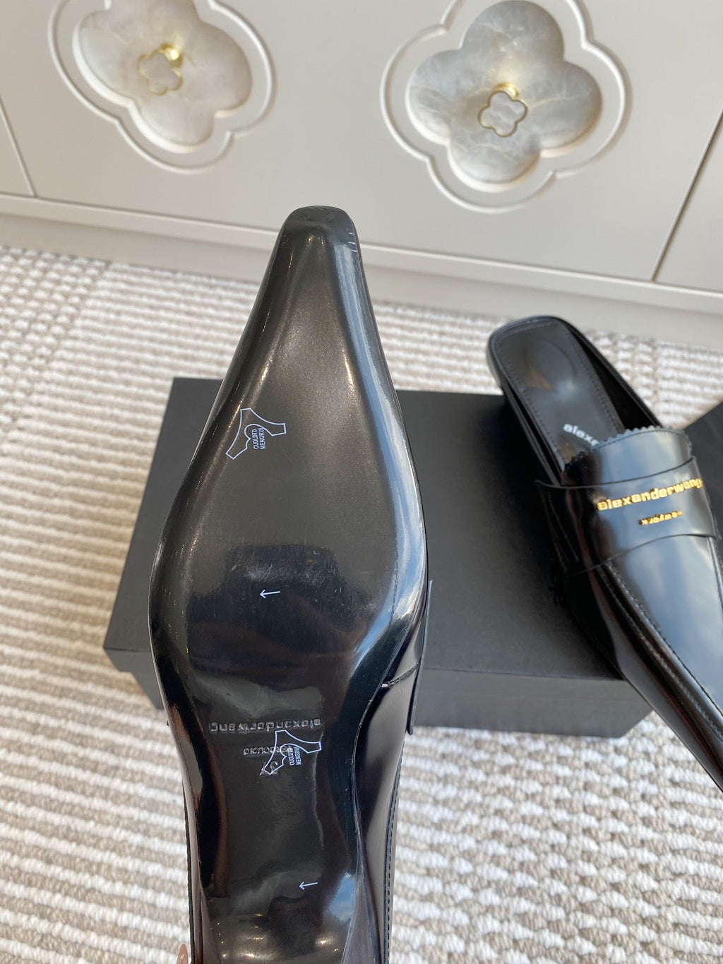 SQUARE-TOE MULES IN BLACK CALFSKIN