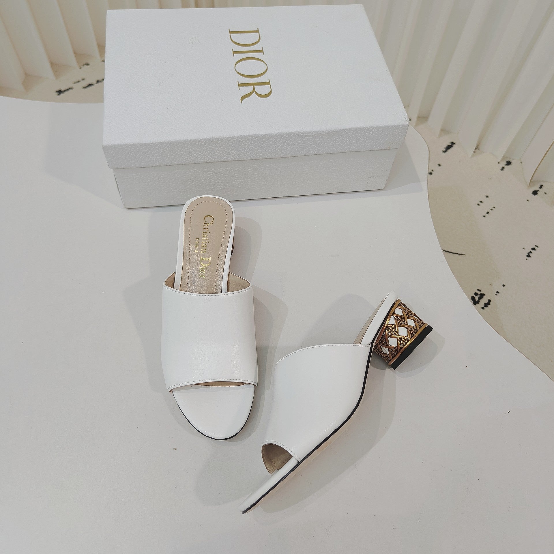 DIOR 26S WIDE-STRAP MULES 40 MM IN WHITE SMOOTH CALFSKIN