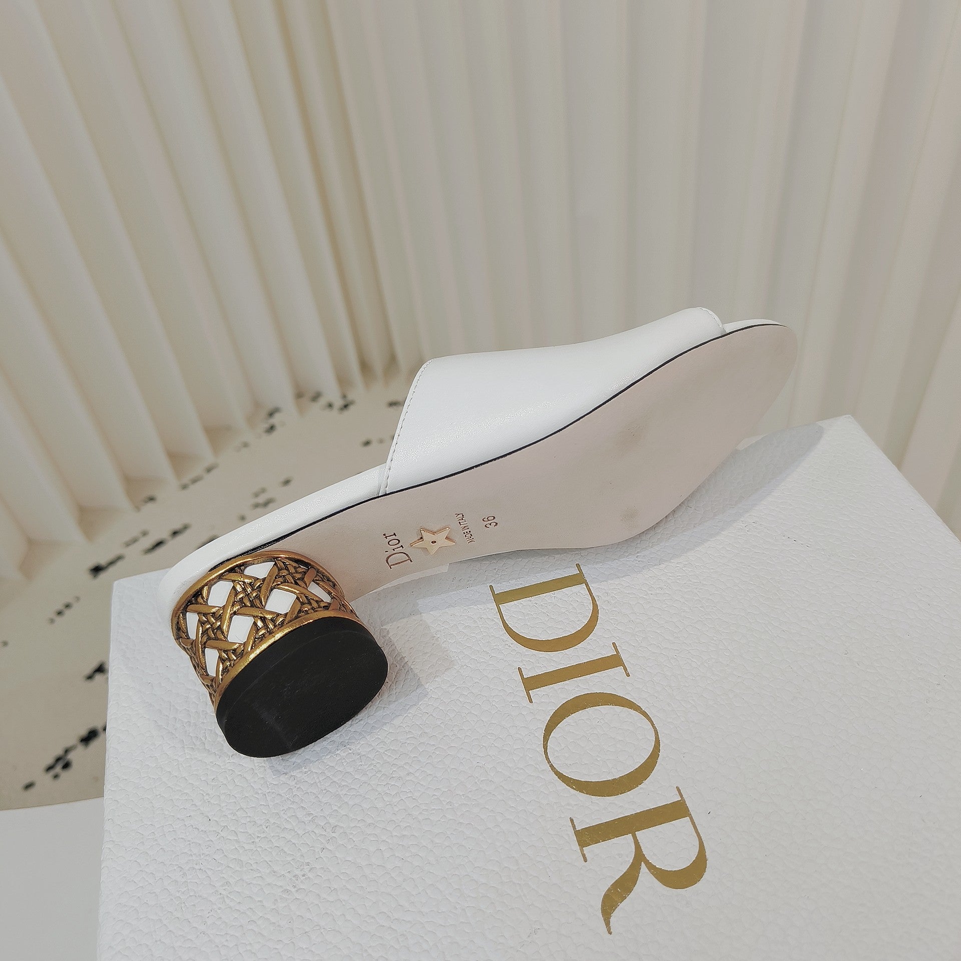 DIOR 26S WIDE-STRAP MULES 40 MM IN WHITE SMOOTH CALFSKIN