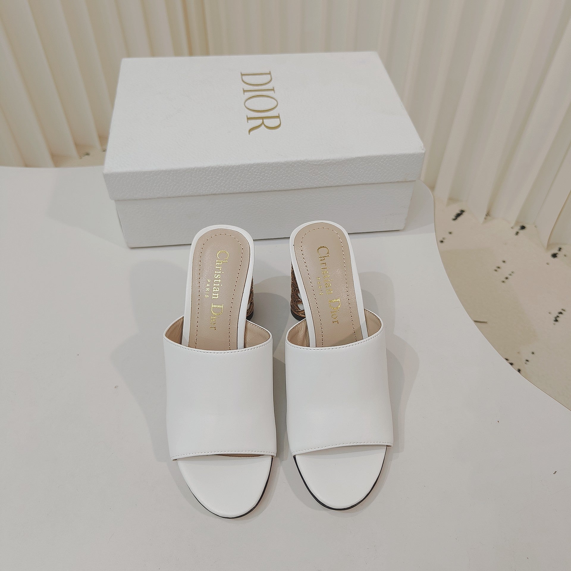 DIOR 26S WIDE-STRAP MULES 80 MM IN WHITE SMOOTH CALFSKIN