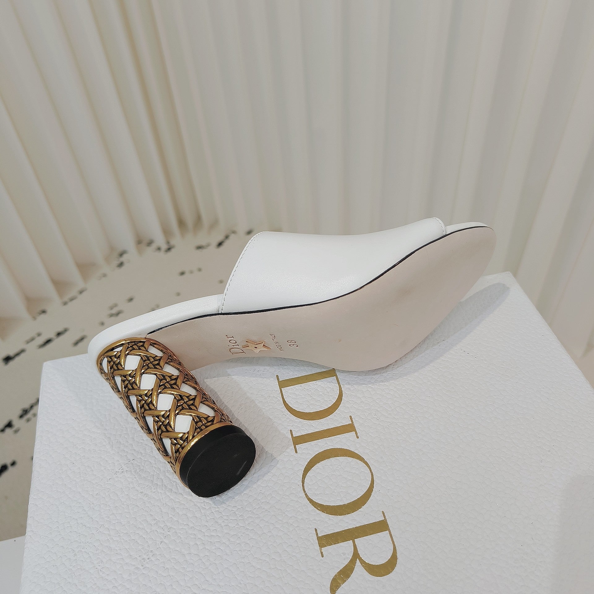 DIOR 26S WIDE-STRAP MULES 80 MM IN WHITE SMOOTH CALFSKIN