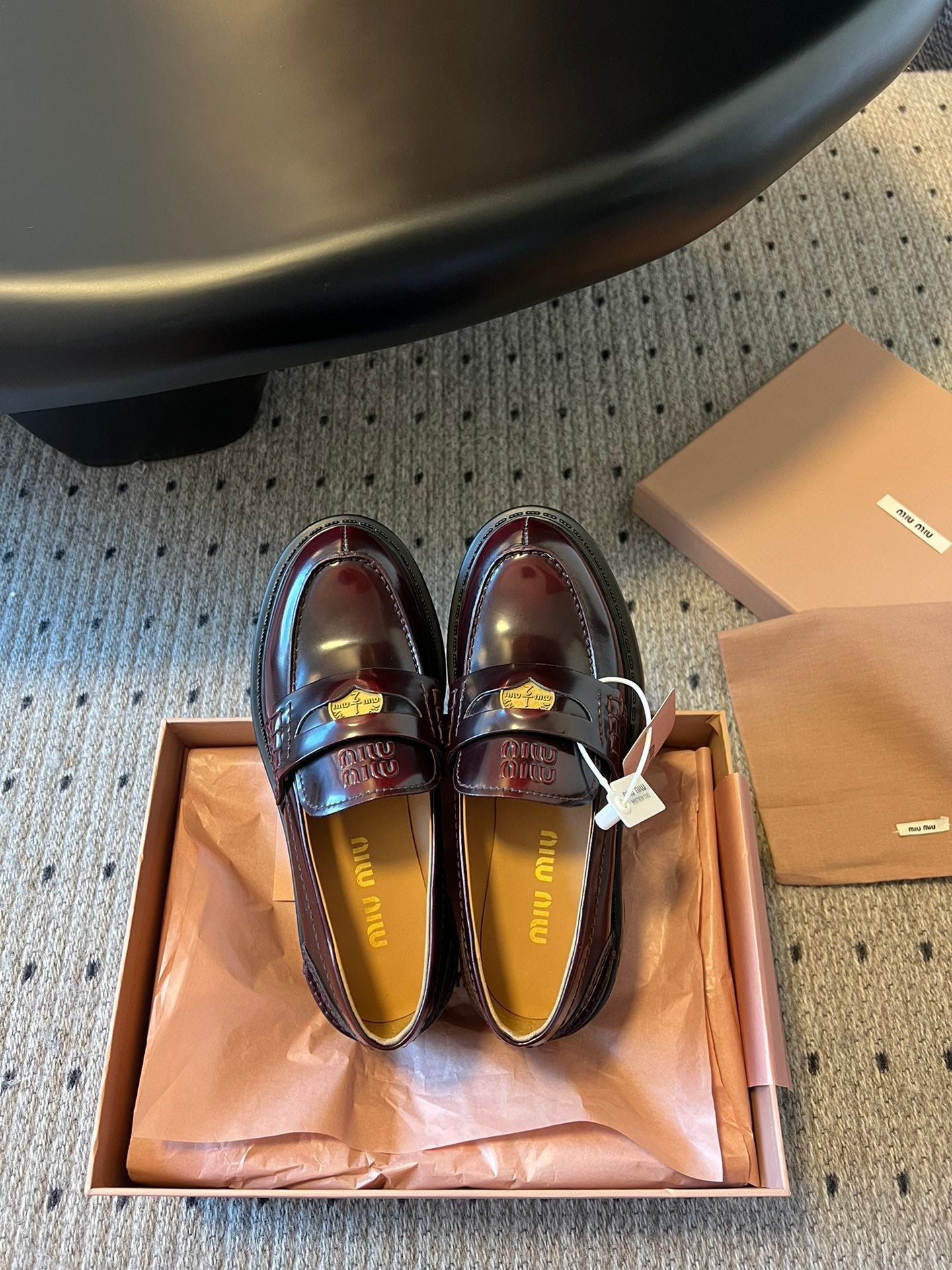MIUMIU 26S PENNY LOAFERS IN BURGUNDY BROWN SHINY CALFSKIN
