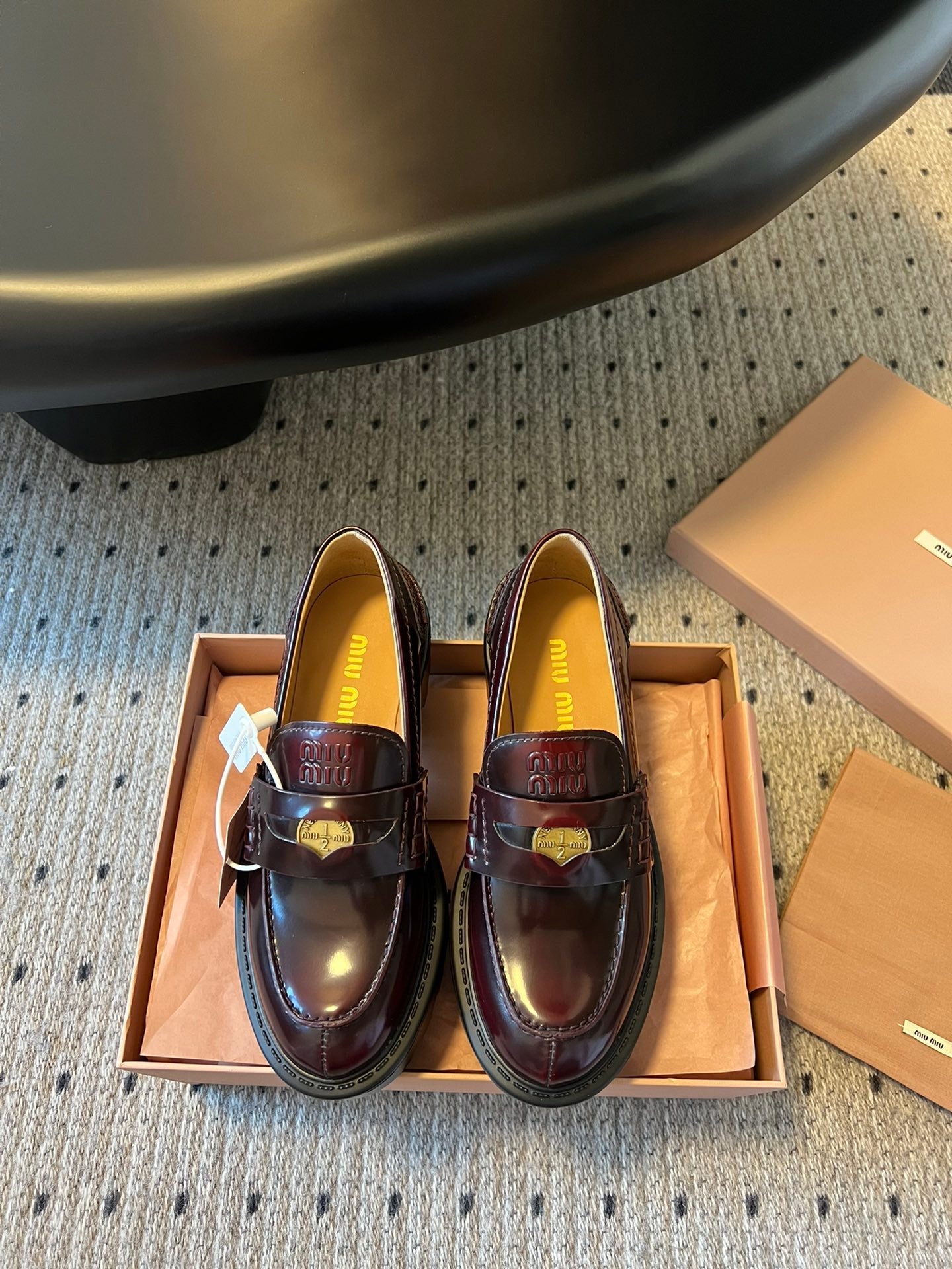MIUMIU 26S PENNY LOAFERS IN BURGUNDY BROWN SHINY CALFSKIN
