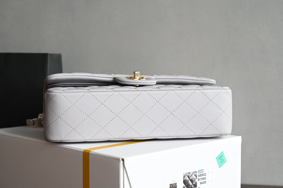 CHANEL 25S FLAP BAG 25.5 CM IN LIGHT GREY LAMBSKIN