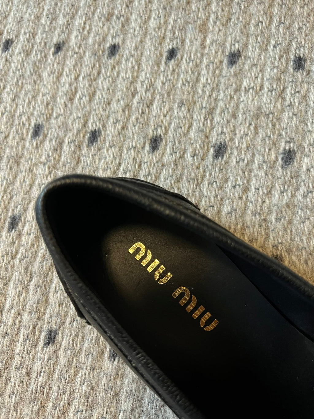 MIUMIU 26S PENNY LOAFERS IN BLACK CALFSKIN GOLD HARDWARE
