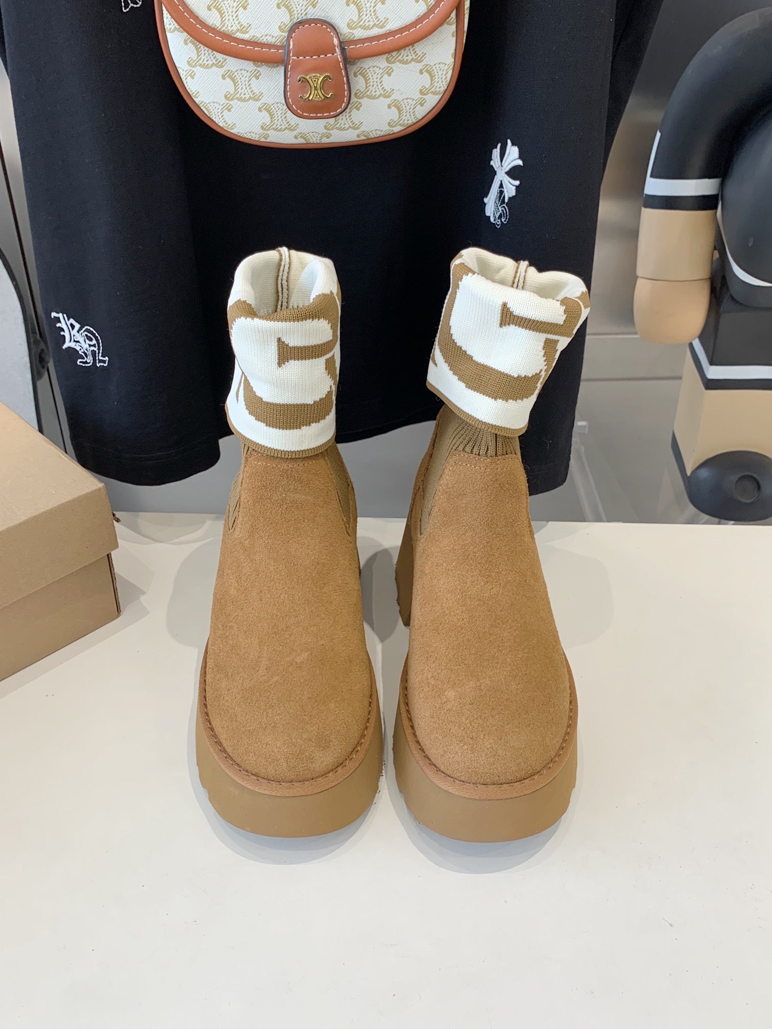 MINI MARTIN BOOTS IN CIDER BROWN SUEDE