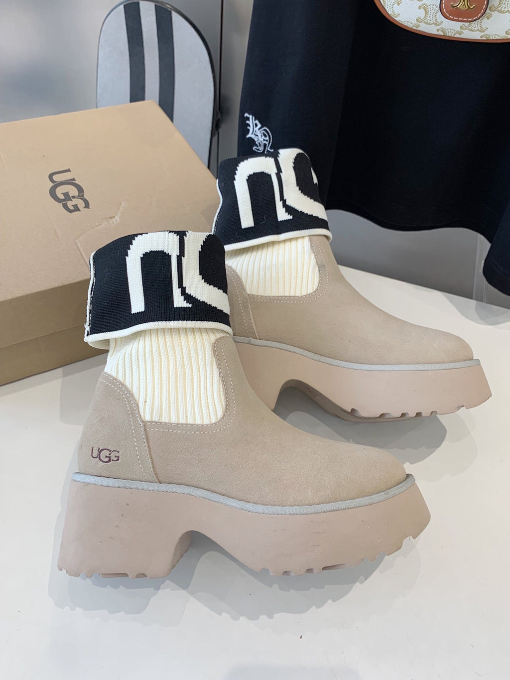 MINI MARTIN BOOTS IN ECRU TAN SUEDE