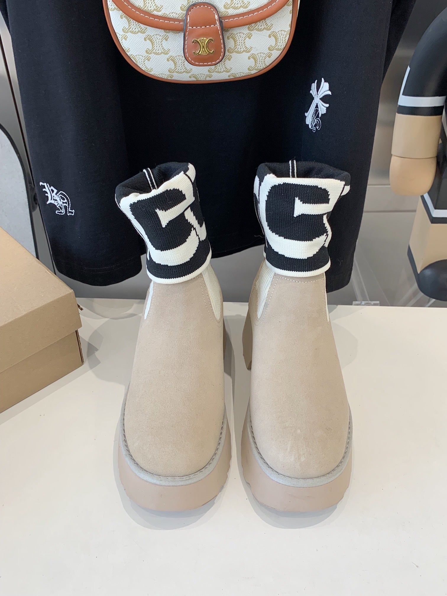 MINI MARTIN BOOTS IN ECRU TAN SUEDE