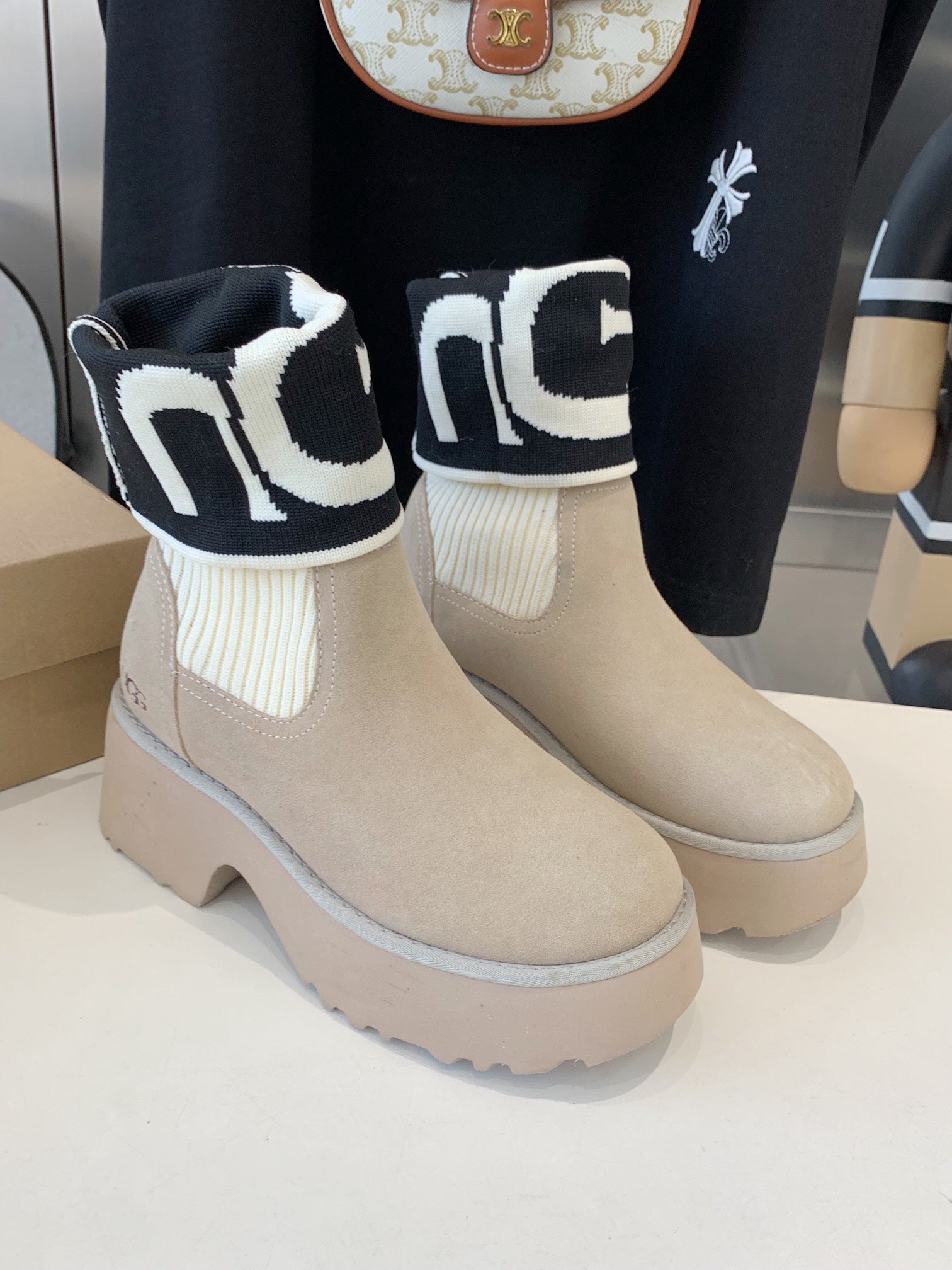 MINI MARTIN BOOTS IN ECRU TAN SUEDE