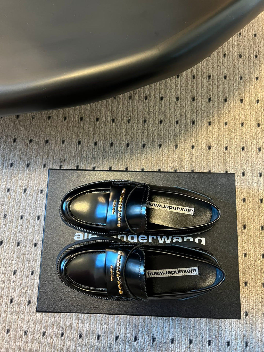 CARTER MID-HEEL 5 CM LUG LOAFER IN BLACK LAMBSKIN
