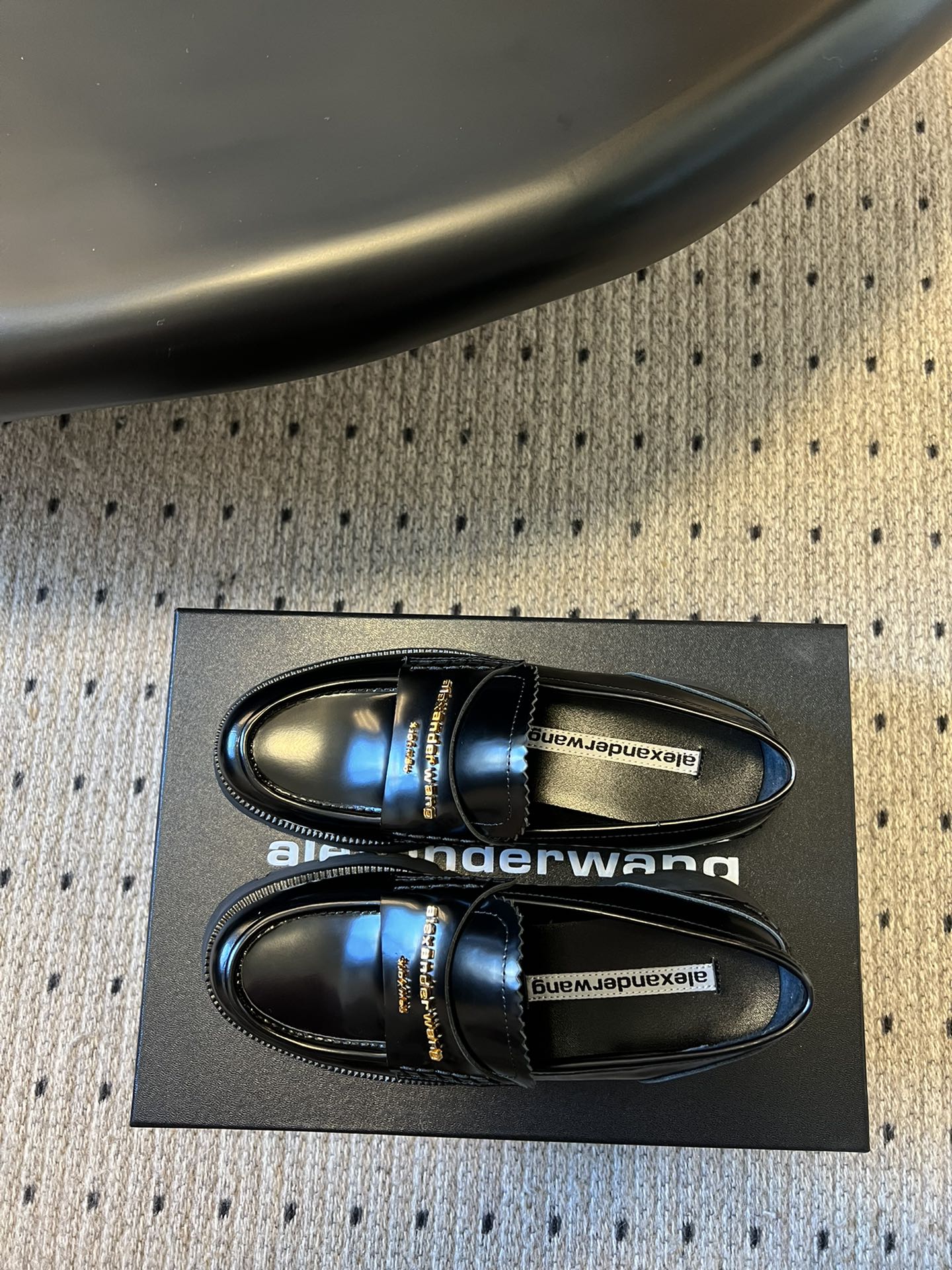 CARTER MID-HEEL 5 CM LUG LOAFER IN BLACK LAMBSKIN