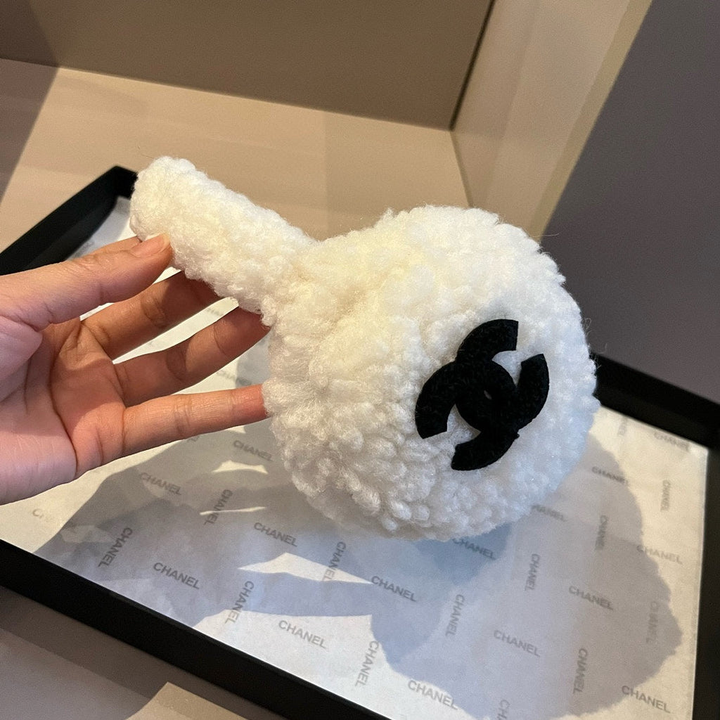 CHANEL 25S SKI EARMUFFS 492586