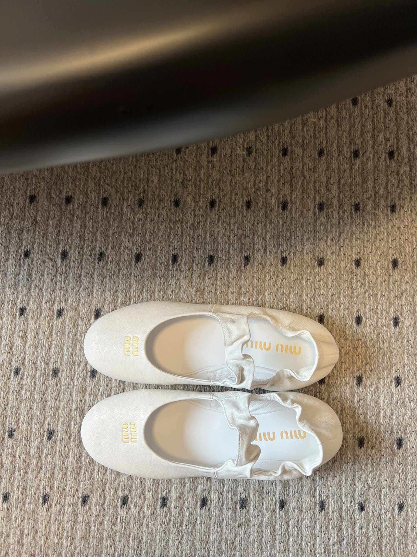 MIUMIU 26S BALLERINAS IN WHITE RUCHES NAPPA CALFSKIN
