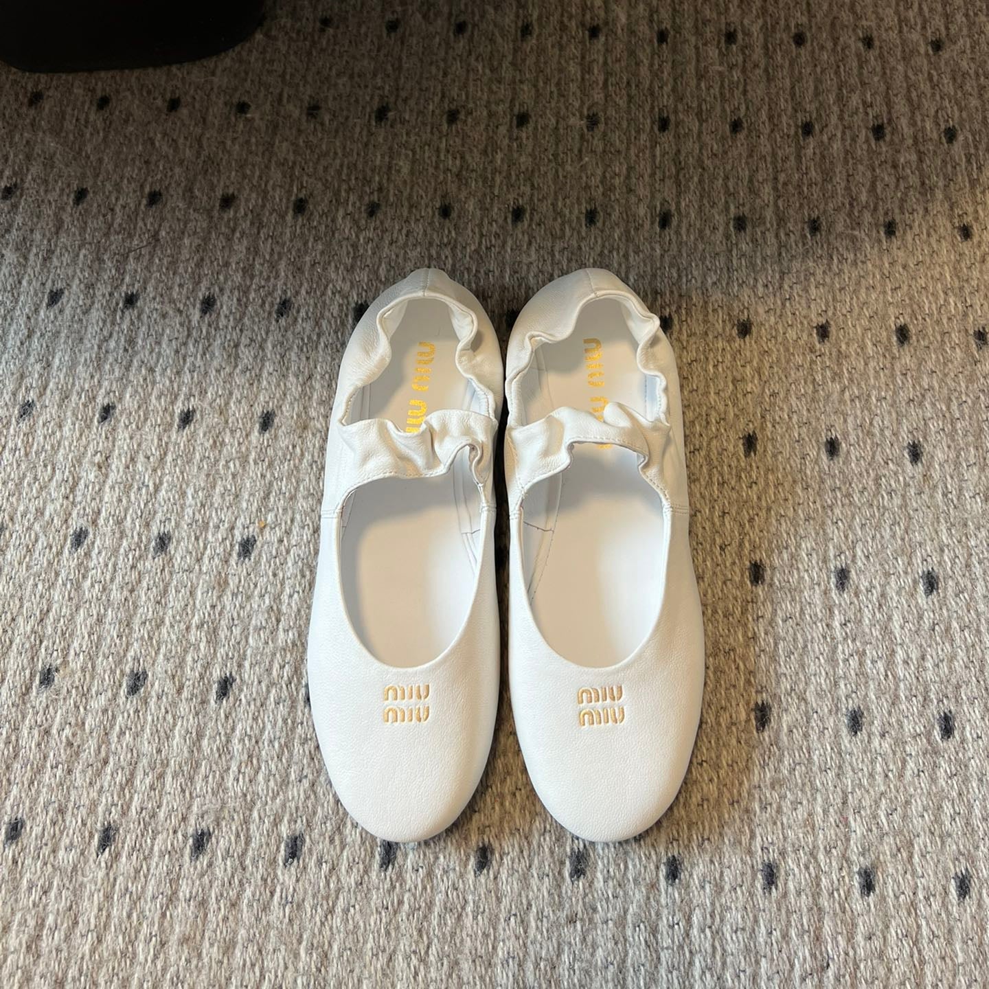 MIUMIU 26S BALLERINAS IN WHITE RUCHES NAPPA CALFSKIN