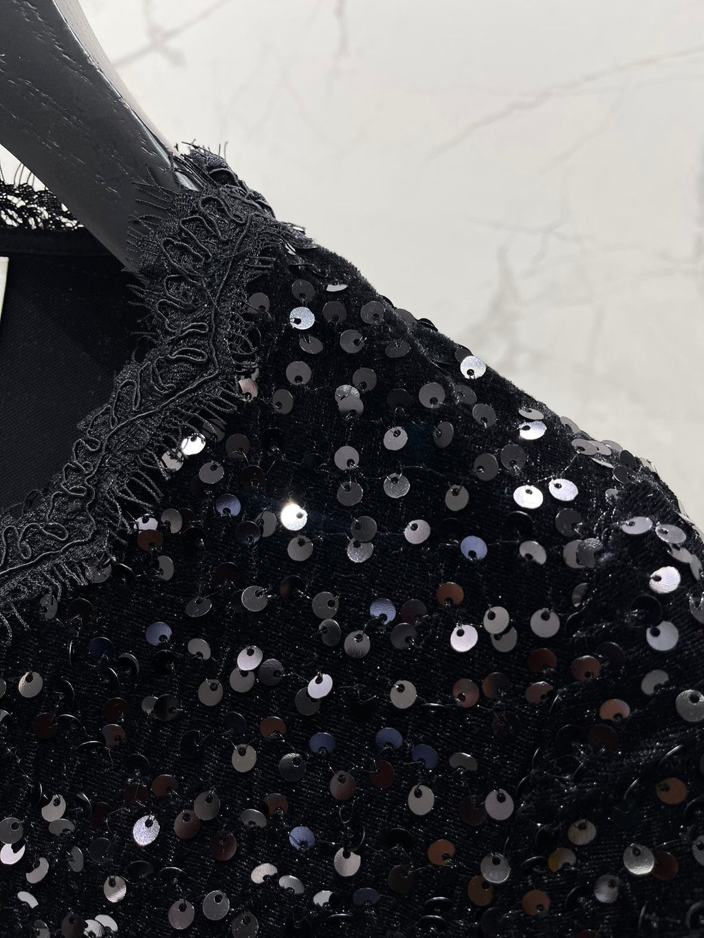 YSL 25S V-NECK TOP STYLE 125