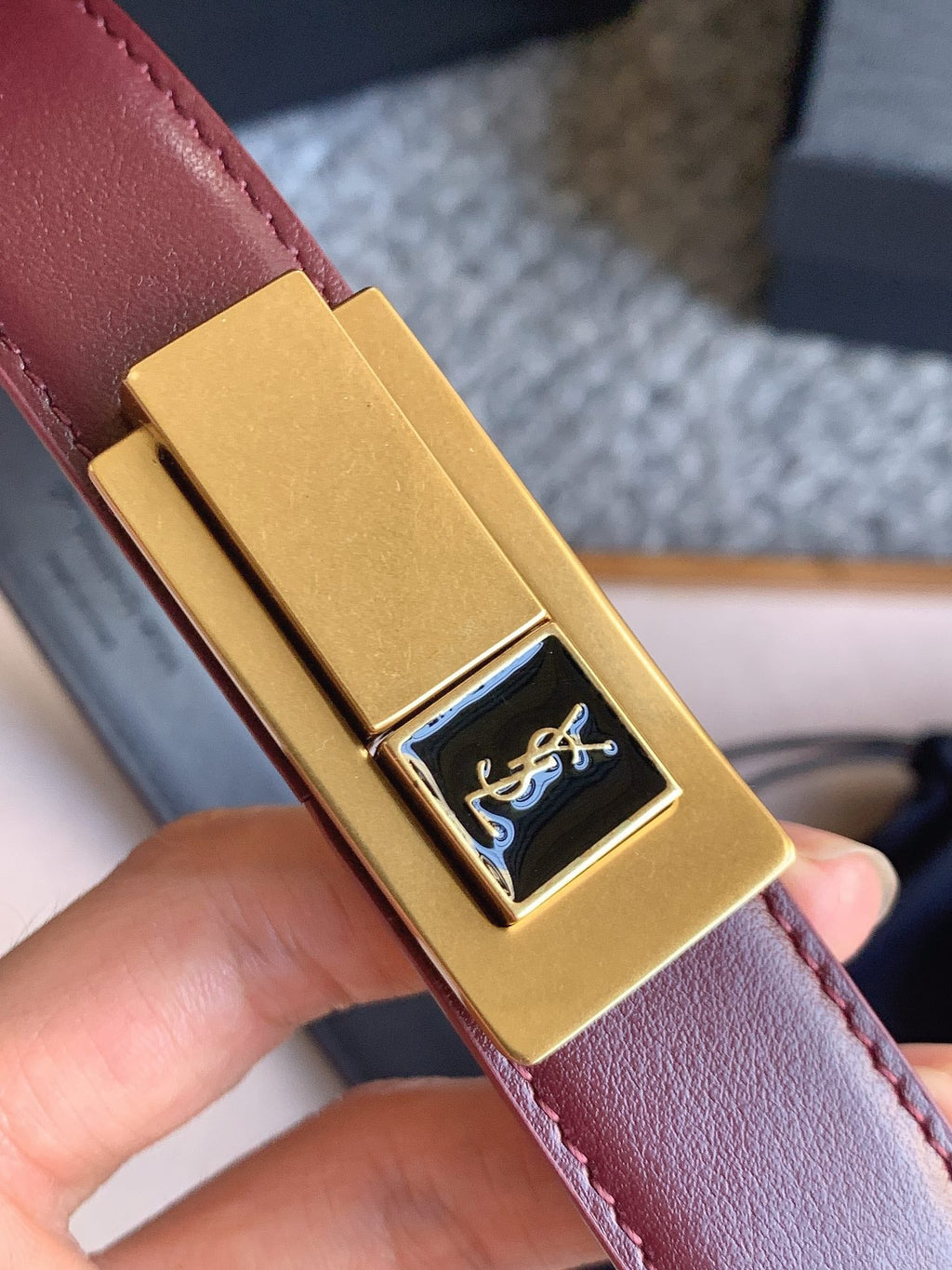 YSL 25S BELT 24 MM IN DARK RED CALFSKIN 529683