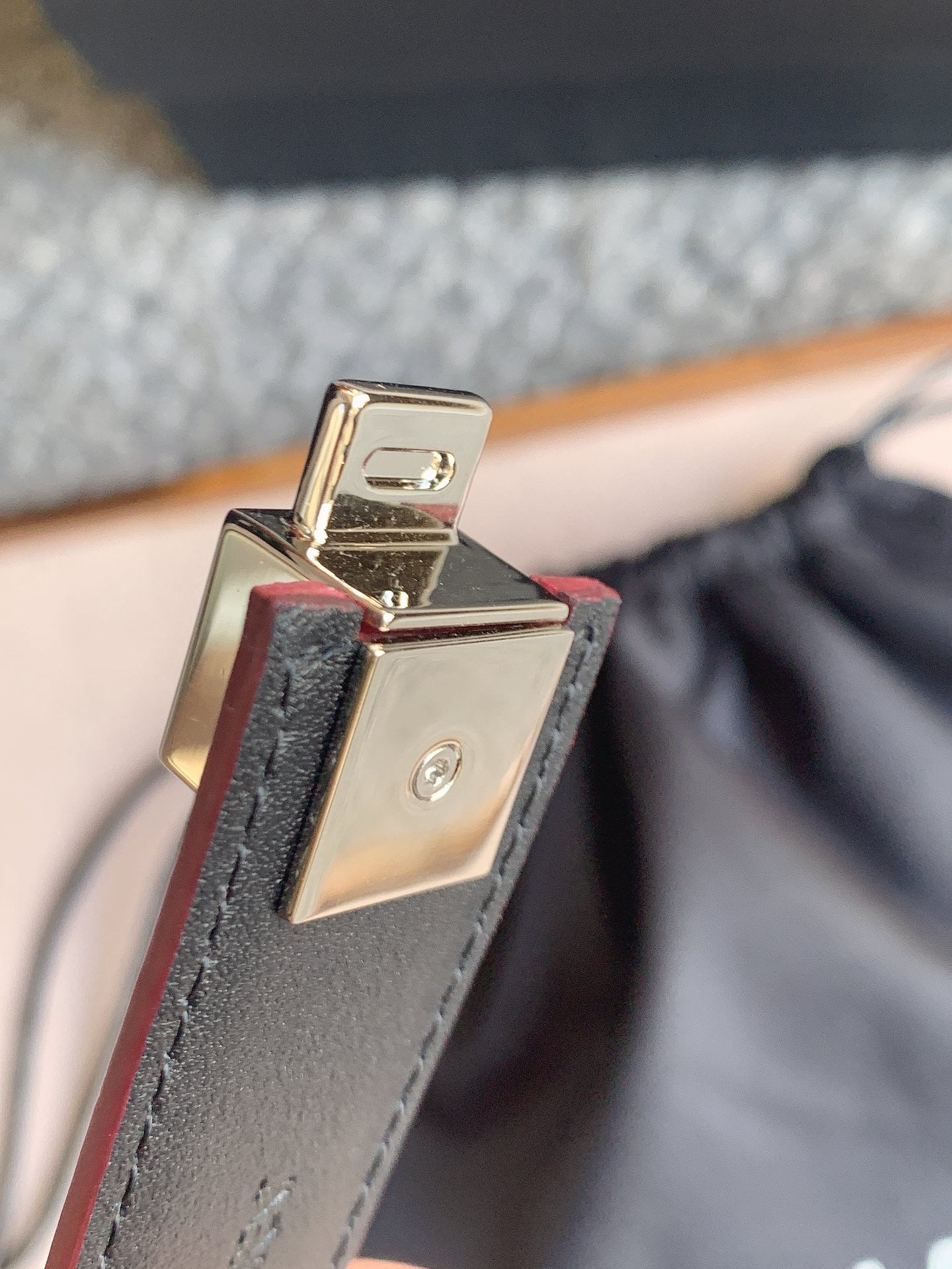 YSL 25S BELT 24 MM IN DARK RED CALFSKIN 529683