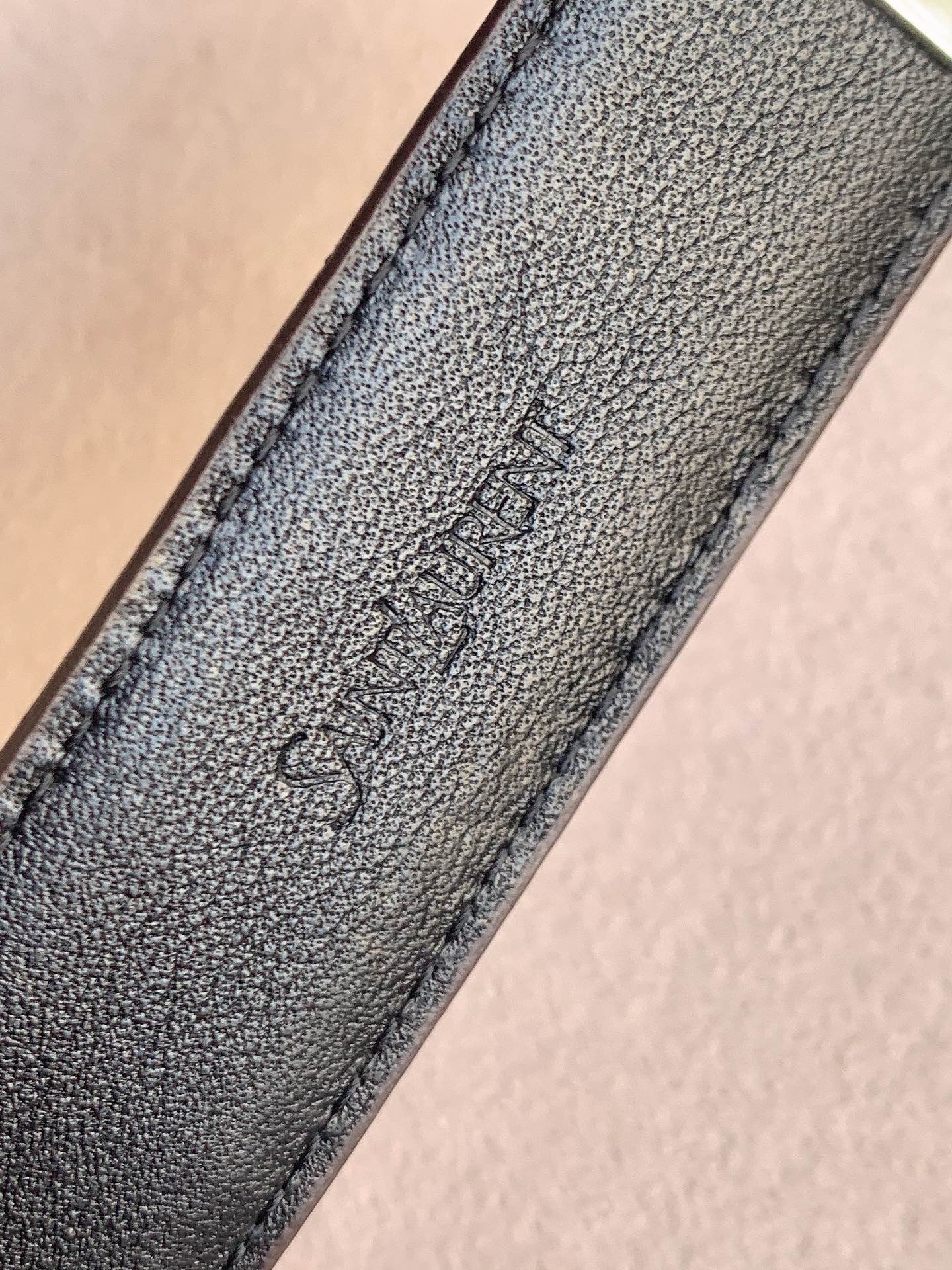 YSL 25S BELT 24 MM IN DARK BROWN EMBOSSED CALFSKIN 529686