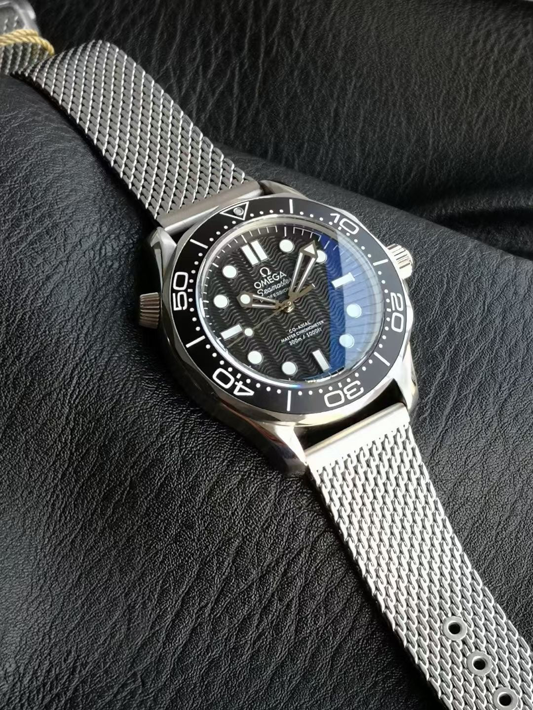 SEAMASTER DIVER 300M SILVER CASE AND BLACK DIAL WITH BRUSHED MESH BRACELET WITH CLASP