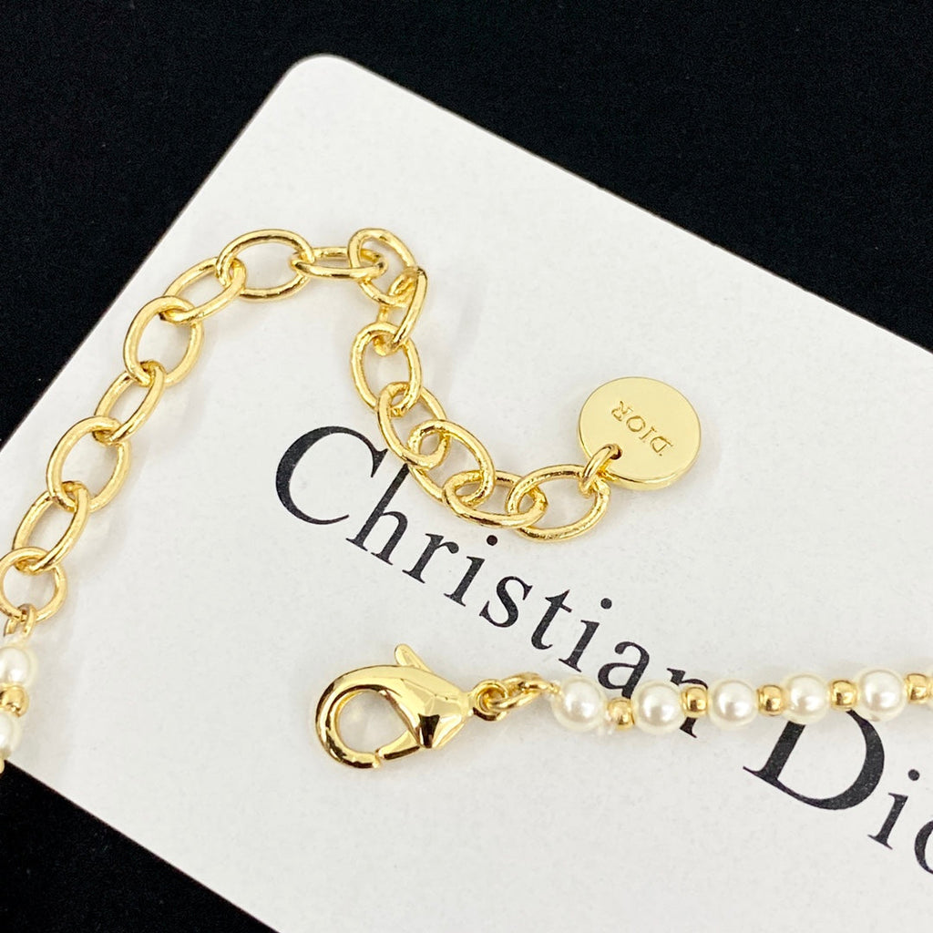 CD 26S CD LOGO PEARL BEADED MEDALLION PENDANT NECKLACE IN GOLD METAL