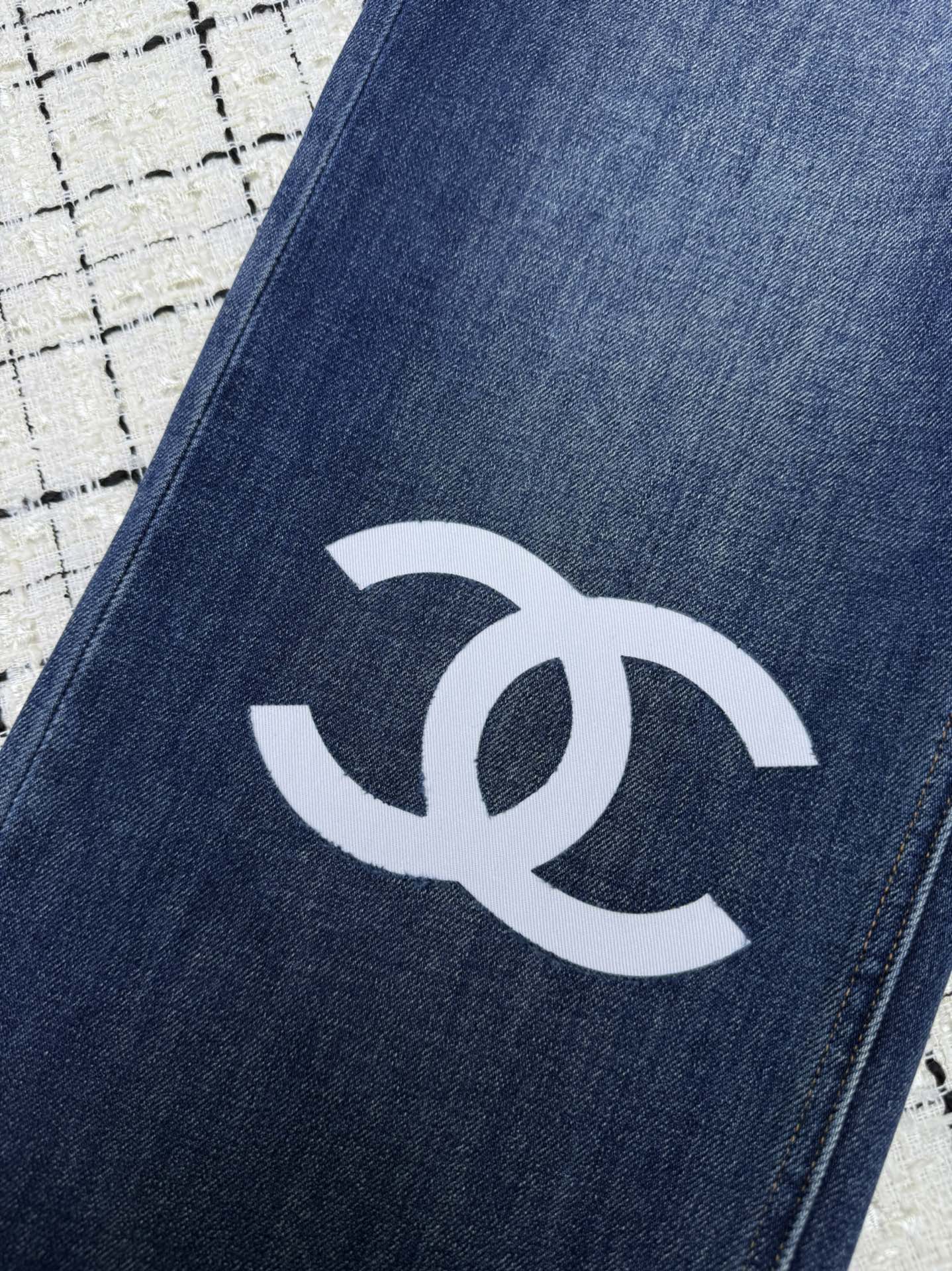 CHANEL 26S STRAIGHT-LEG JEANS 760