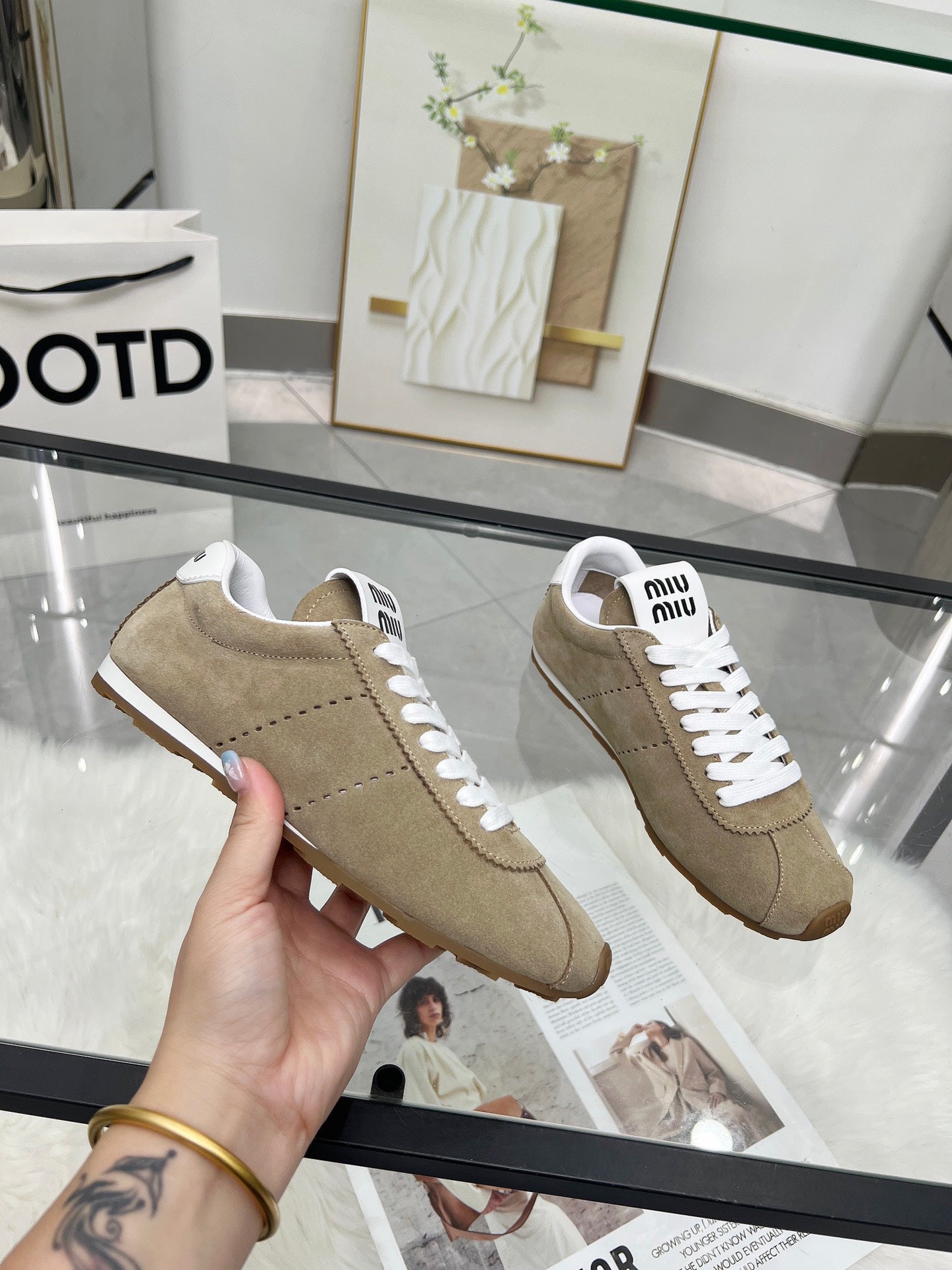 MIUMIU 26S SNEAKERS IN LIGHT BROWN SUEDE