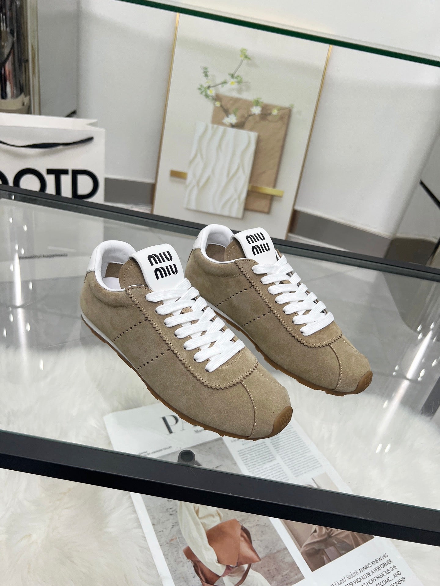 MIUMIU 26S SNEAKERS IN LIGHT BROWN SUEDE