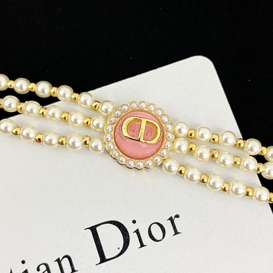 CD 26S MULTI-STRAND PEARL PINK ENAMEL MEDALLION CHOKER NECKLACE IN GOLD METAL 633190