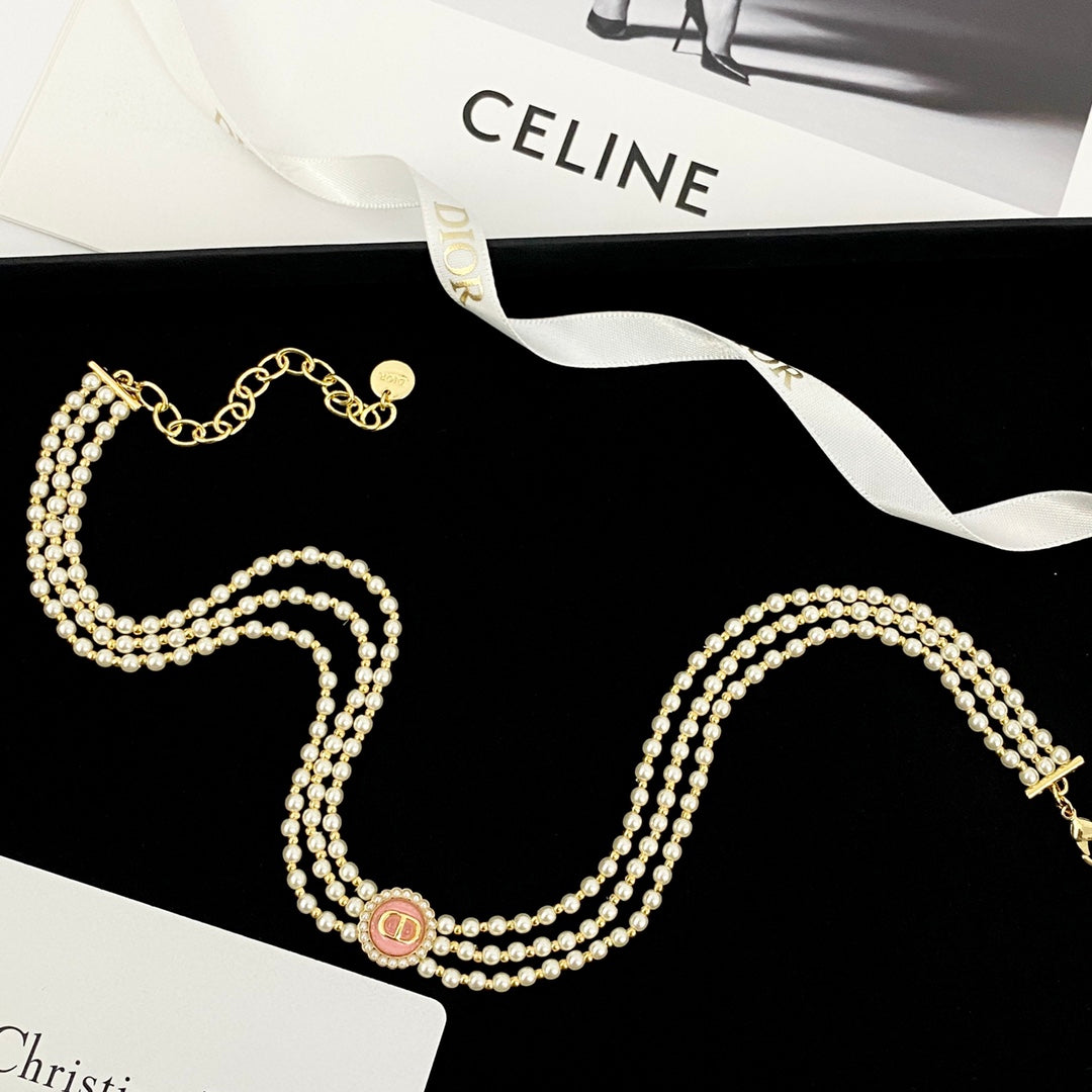 CD 26S MULTI-STRAND PEARL PINK ENAMEL MEDALLION CHOKER NECKLACE IN GOLD METAL 633190