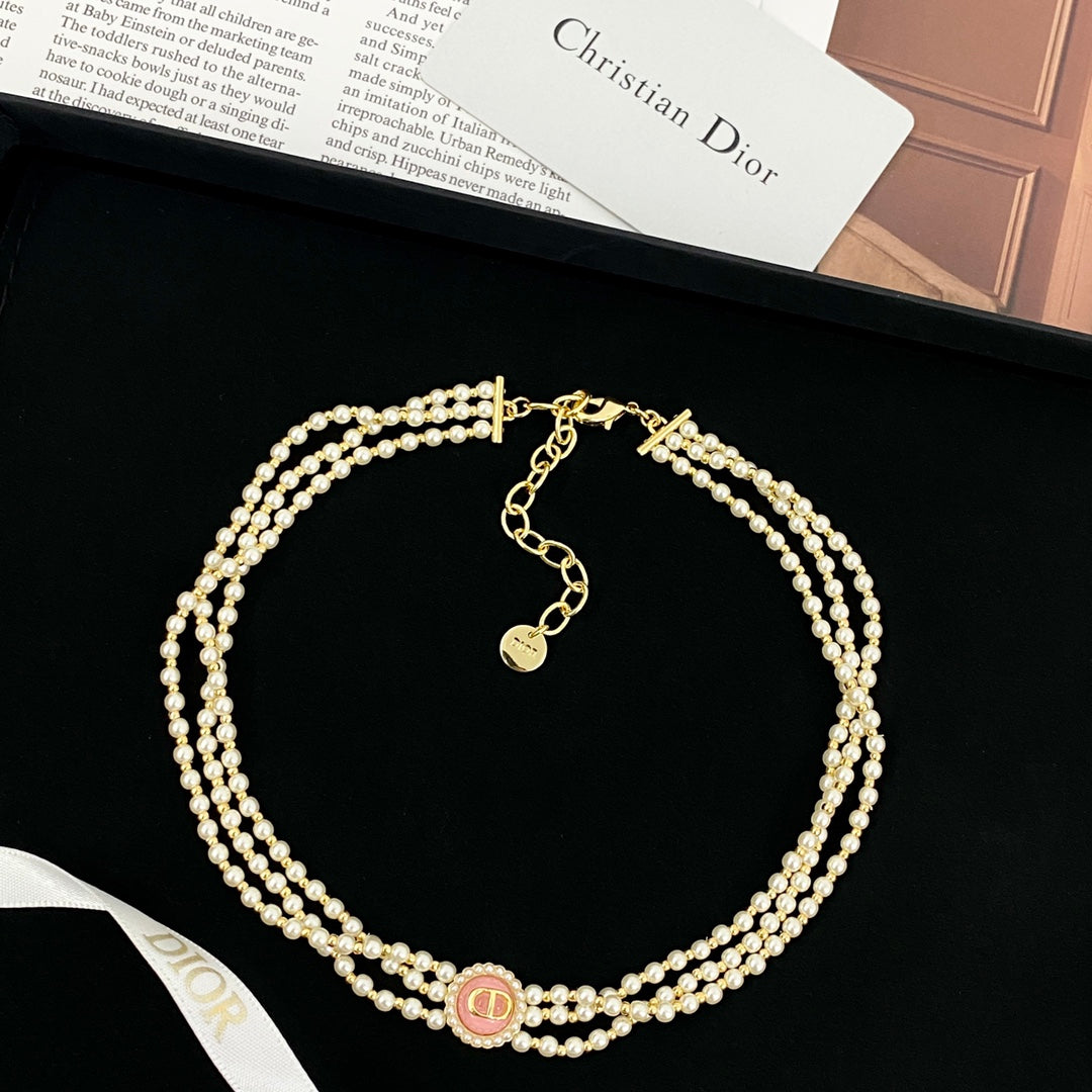 CD 26S MULTI-STRAND PEARL PINK ENAMEL MEDALLION CHOKER NECKLACE IN GOLD METAL 633190