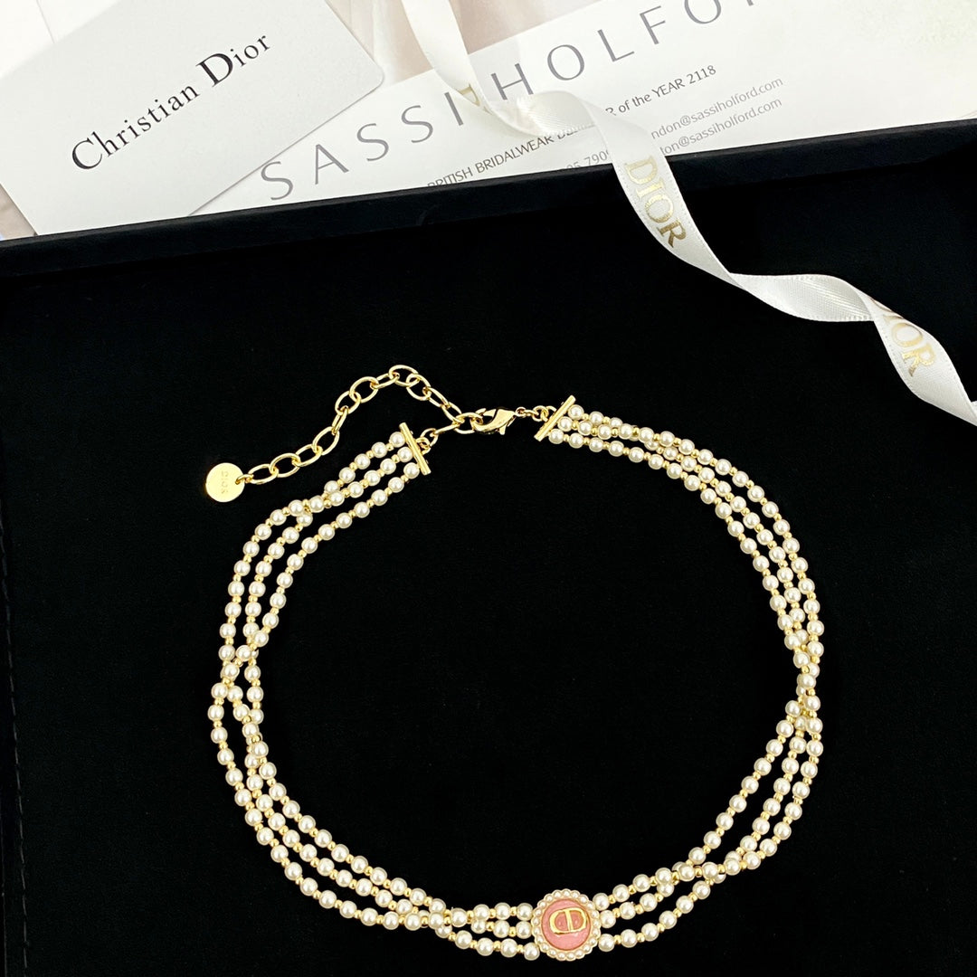 CD 26S MULTI-STRAND PEARL PINK ENAMEL MEDALLION CHOKER NECKLACE IN GOLD METAL 633190