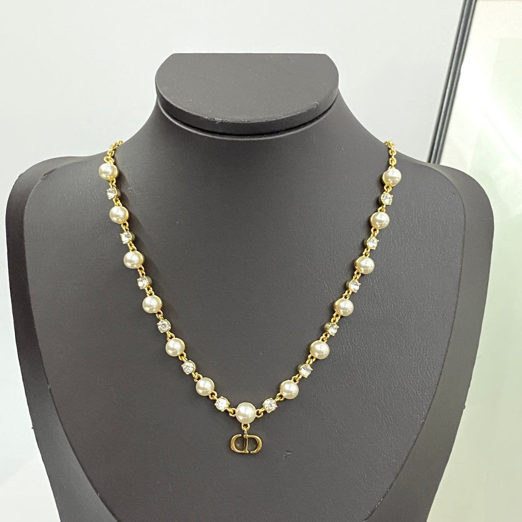 CD 26S CD LOGO PEARL & CRYSTAL BEADED CHAIN NECKLACE IN GOLD METAL 633243