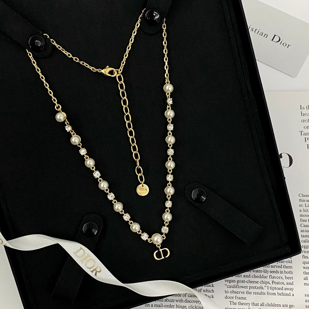 CD 26S CD LOGO PEARL & CRYSTAL BEADED CHAIN NECKLACE IN GOLD METAL 633243