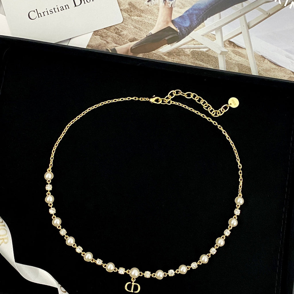 CD 26S CD LOGO PEARL & CRYSTAL BEADED CHAIN NECKLACE IN GOLD METAL 633243