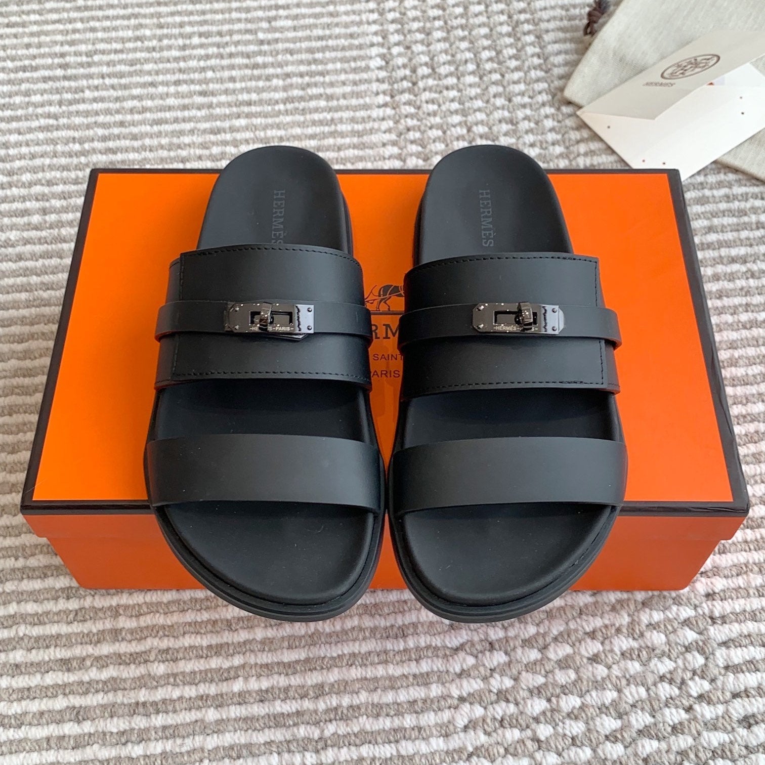 HM 26S KELLY BUCKLE DOUBLE STRAP SANDALS IN BLACK CALFSKIN BLACK HARDWARE