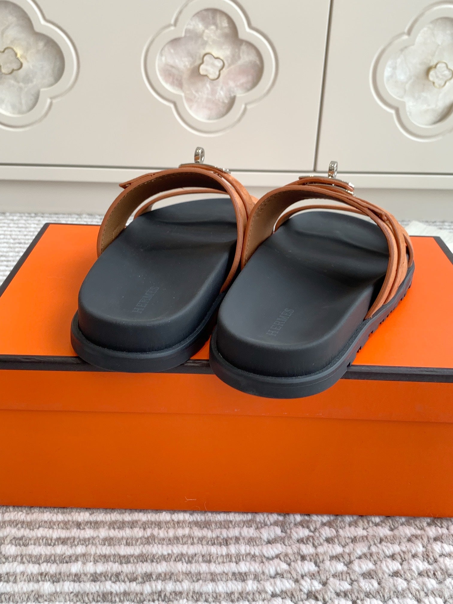 HM 26S KELLY BUCKLE DOUBLE STRAP SANDALS IN BROWN SUEDE SILVER HARDWARE